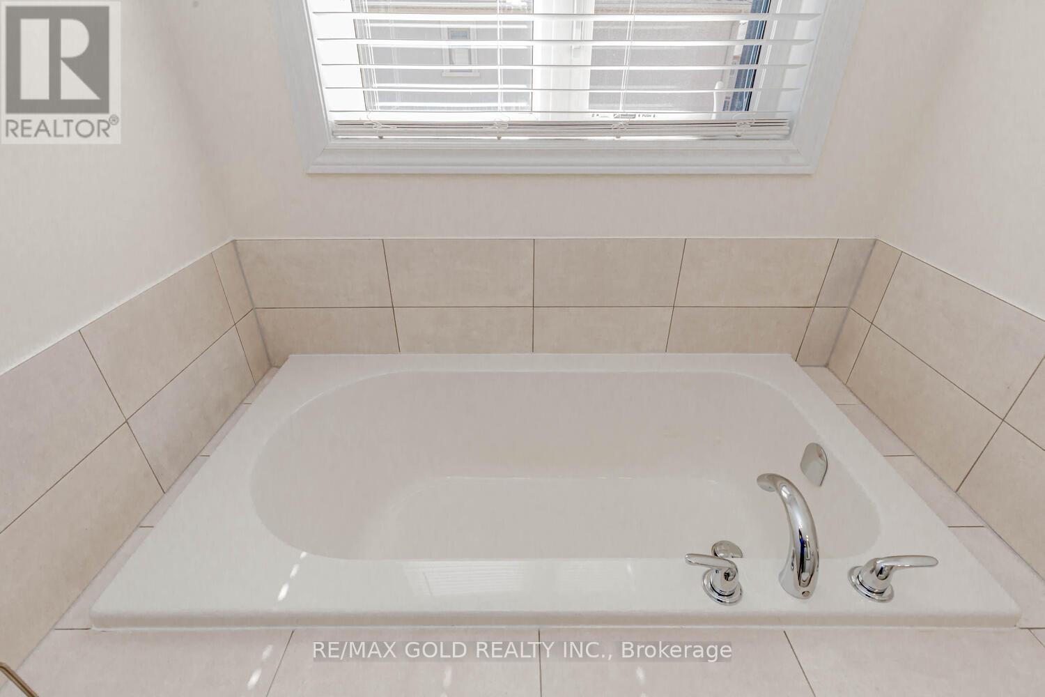 109 Benadir Avenue, Caledon, Ontario  L7C 2J3 - Photo 33 - W12974510