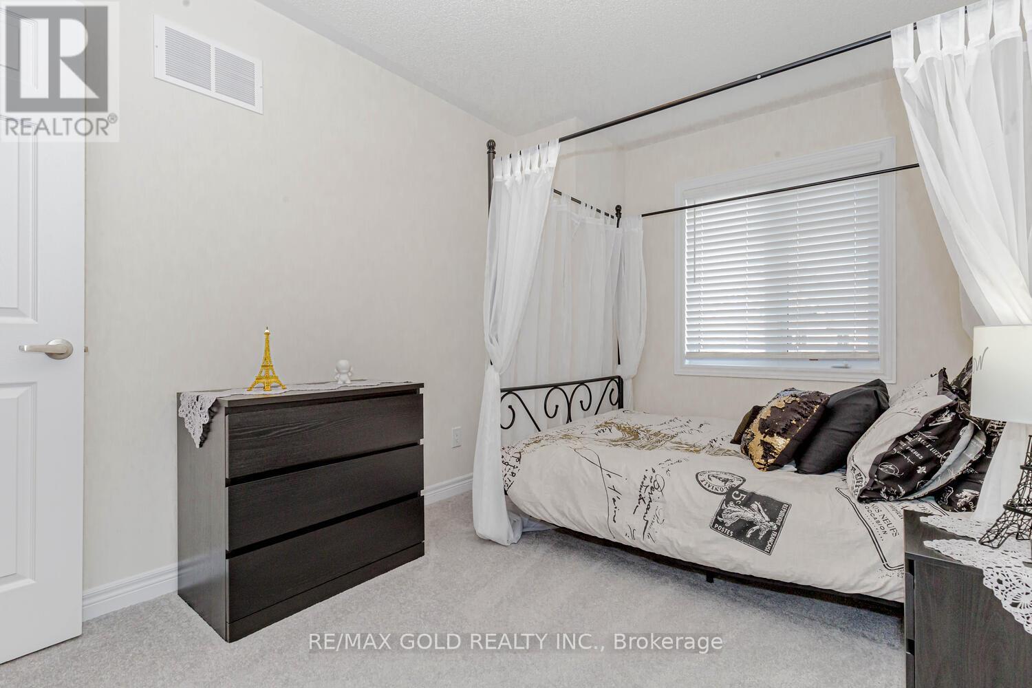 109 Benadir Avenue, Caledon, Ontario  L7C 2J3 - Photo 35 - W12974510