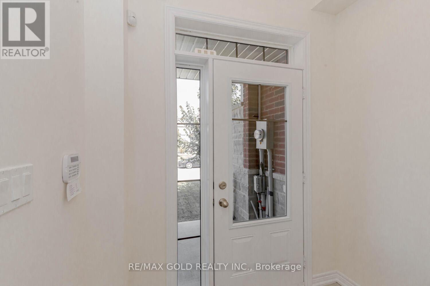 109 Benadir Avenue, Caledon, Ontario  L7C 2J3 - Photo 5 - W12974510