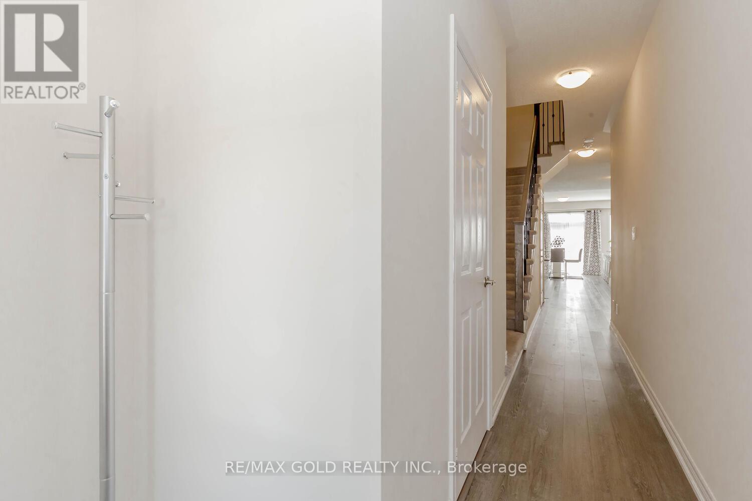 109 Benadir Avenue, Caledon, Ontario  L7C 2J3 - Photo 6 - W12974510