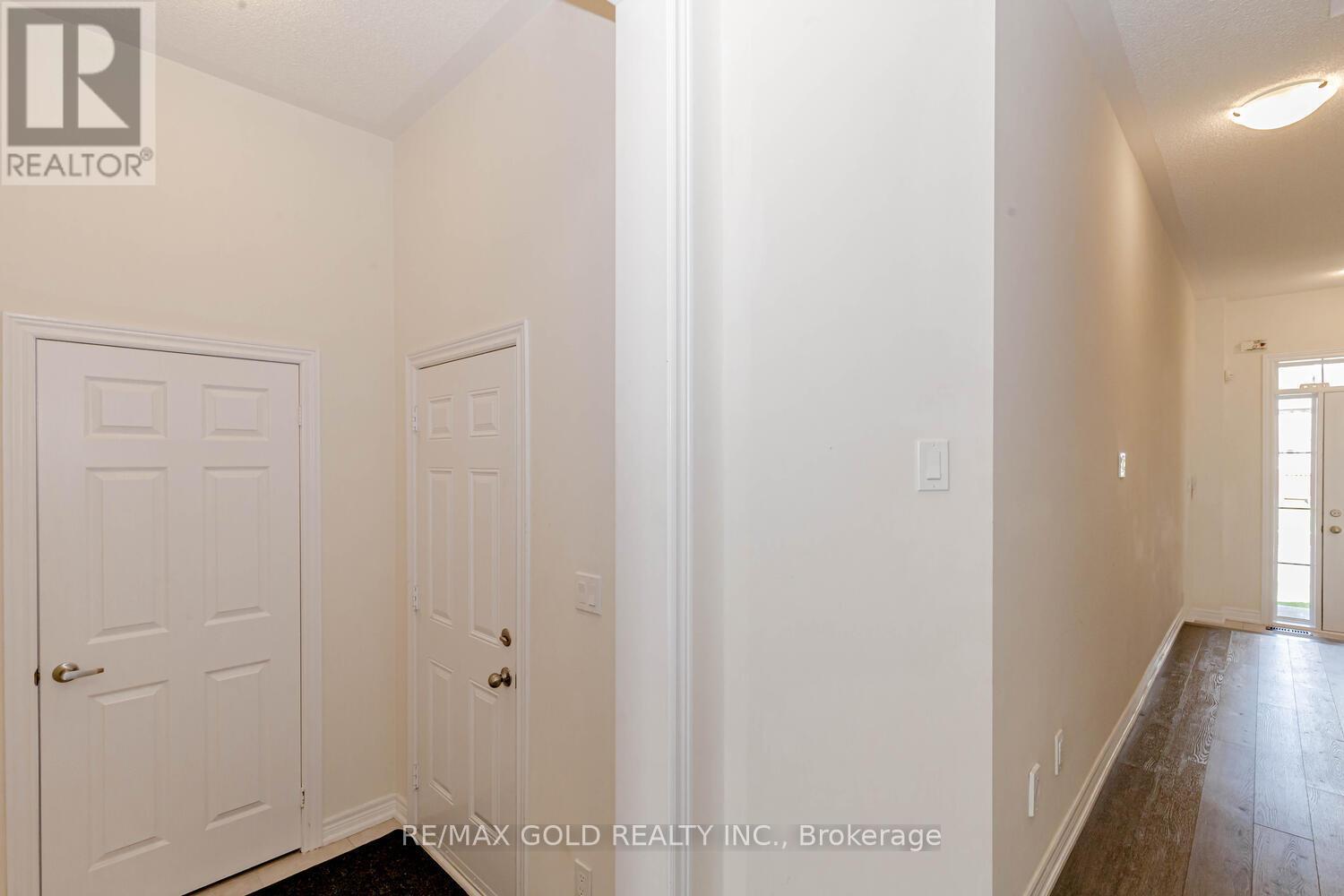 109 Benadir Avenue, Caledon, Ontario  L7C 2J3 - Photo 8 - W12974510