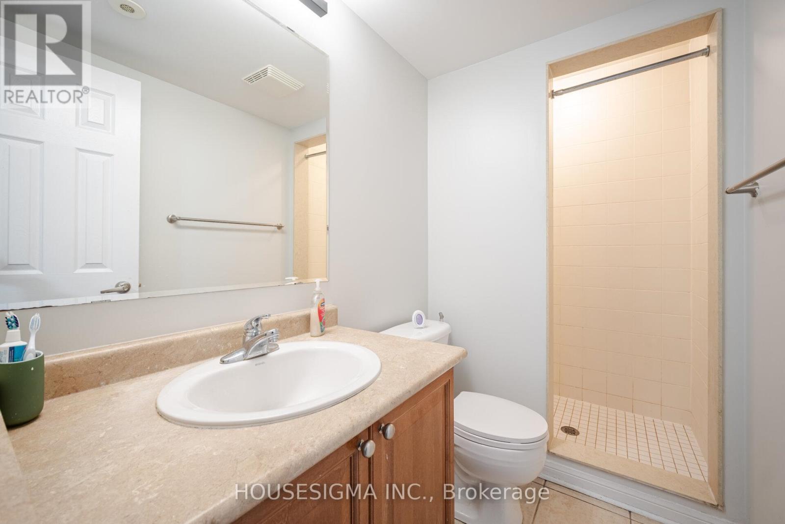 3 - 760 Neighbourhood Circle, Mississauga, Ontario  L5B 0B6 - Photo 16 - W12974526