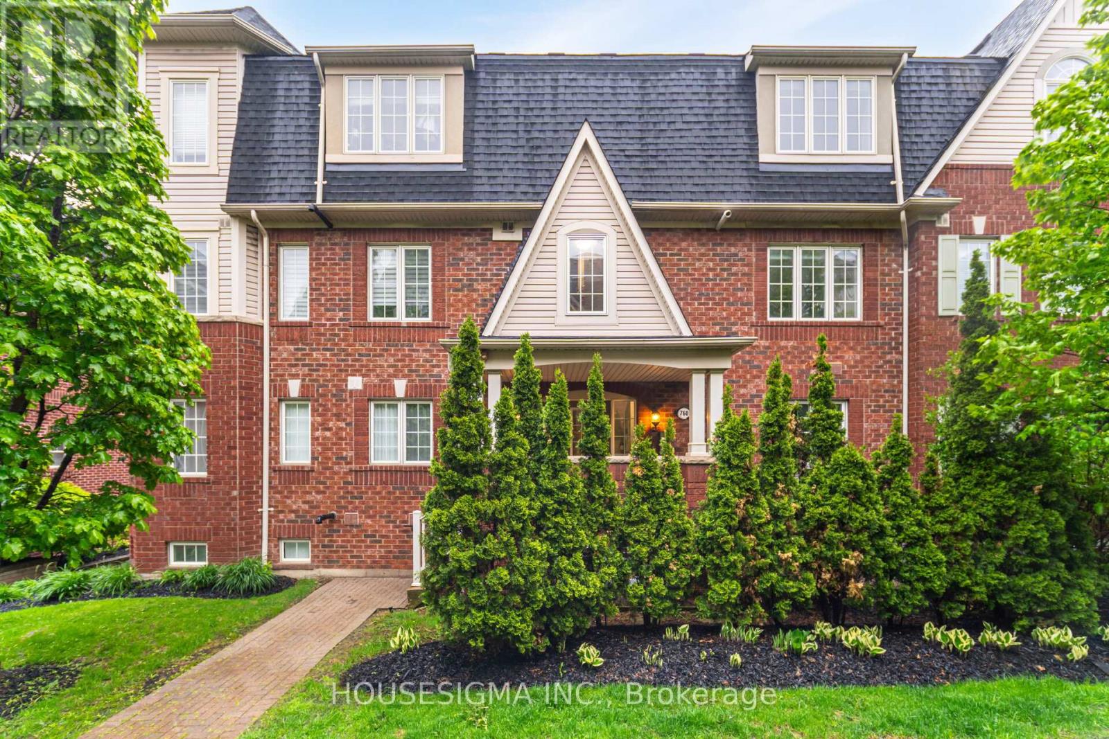 3 - 760 Neighbourhood Circle, Mississauga, Ontario  L5B 0B6 - Photo 2 - W12974526