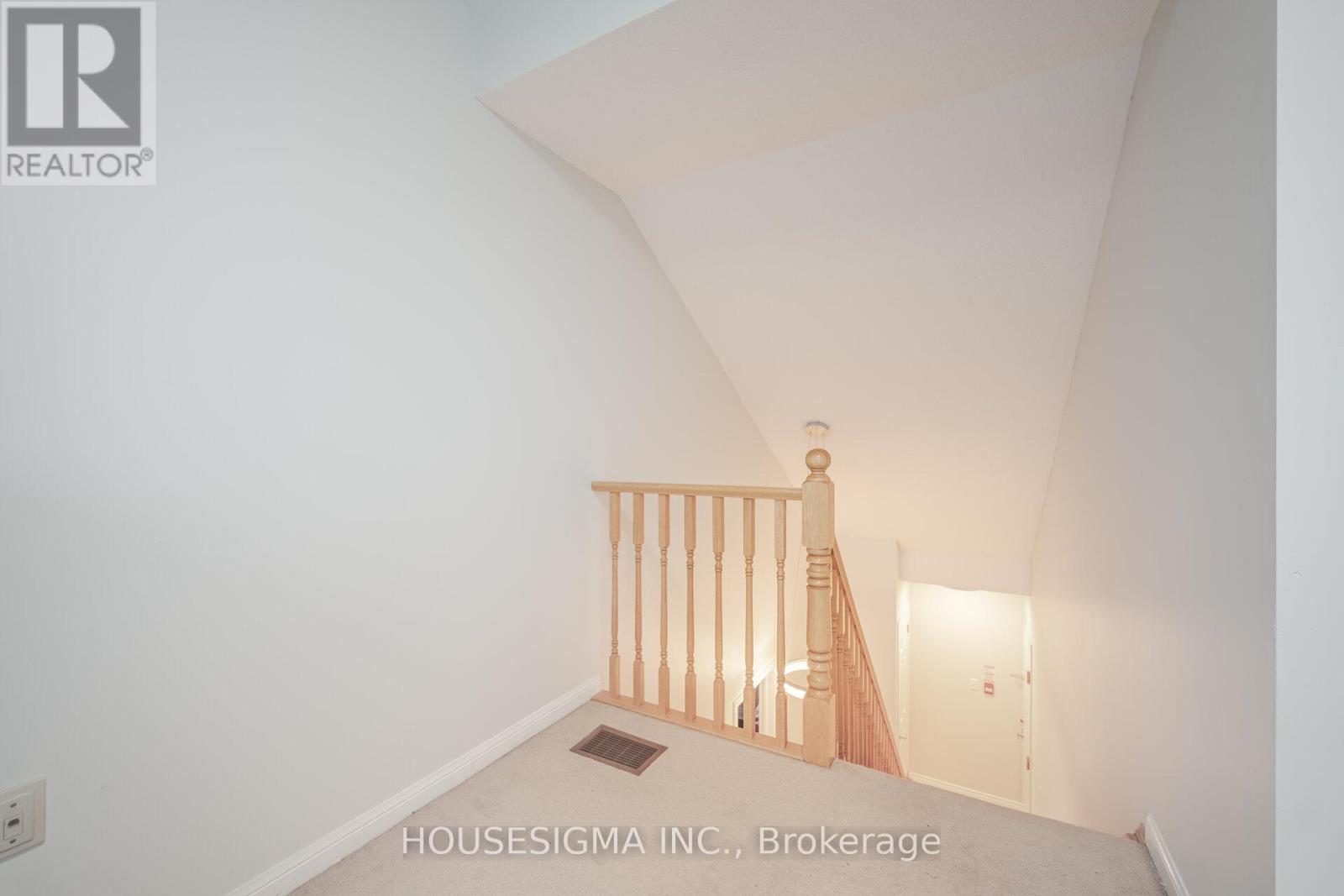 3 - 760 Neighbourhood Circle, Mississauga, Ontario  L5B 0B6 - Photo 23 - W12974526