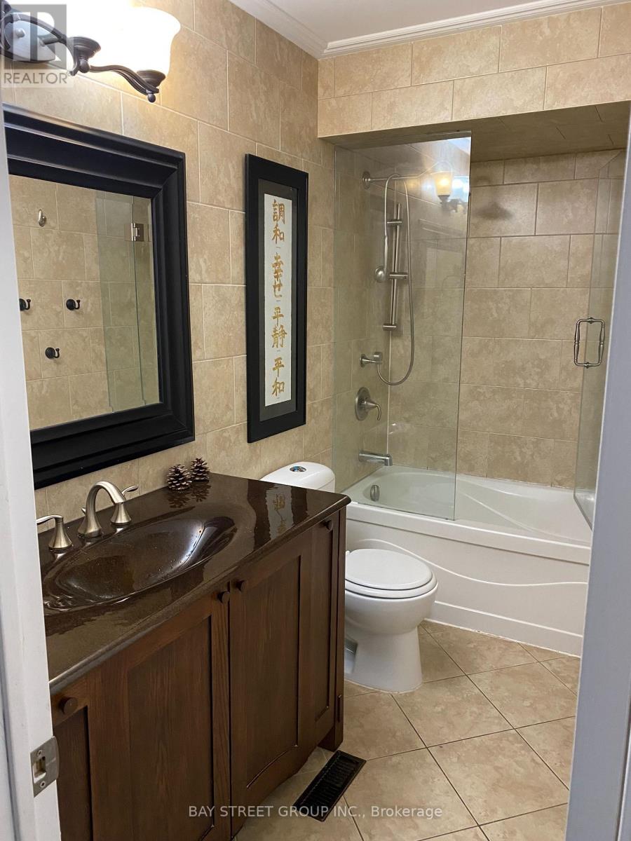 61 - 5958 Greensboro Drive, Mississauga, Ontario  L5M 5Z9 - Photo 5 - W12974554