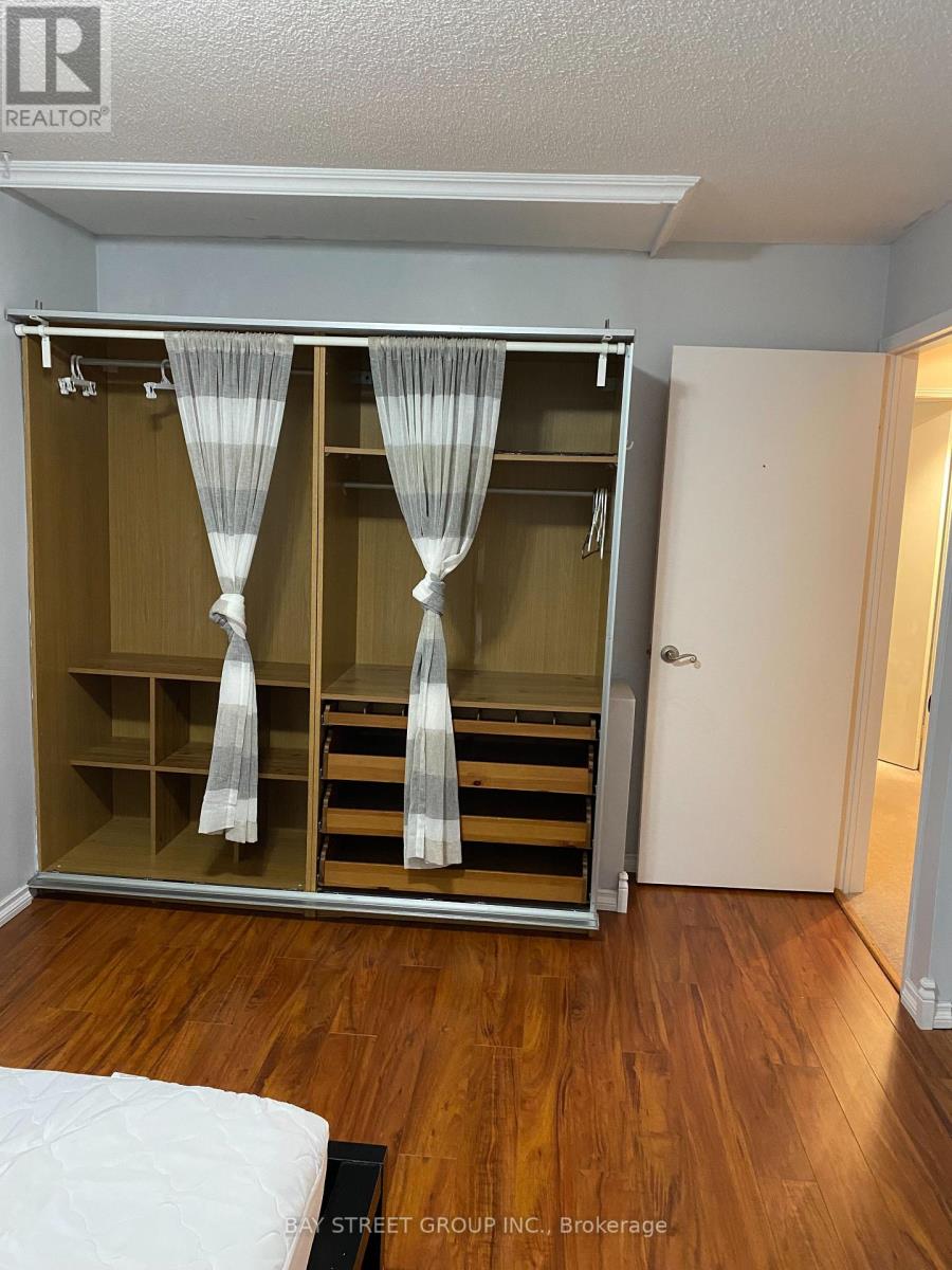 61 - 5958 Greensboro Drive, Mississauga, Ontario  L5M 5Z9 - Photo 8 - W12974554