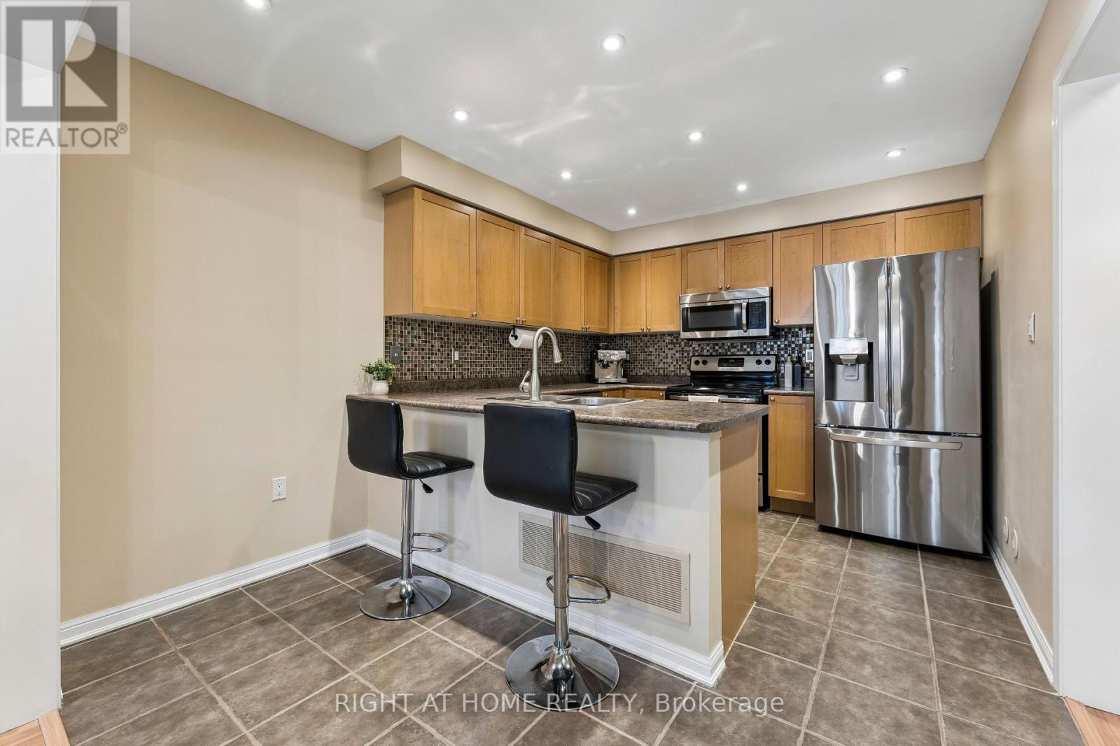 915 Deverell Place, Milton, Ontario  L9T 0M2 - Photo 14 - W12974560