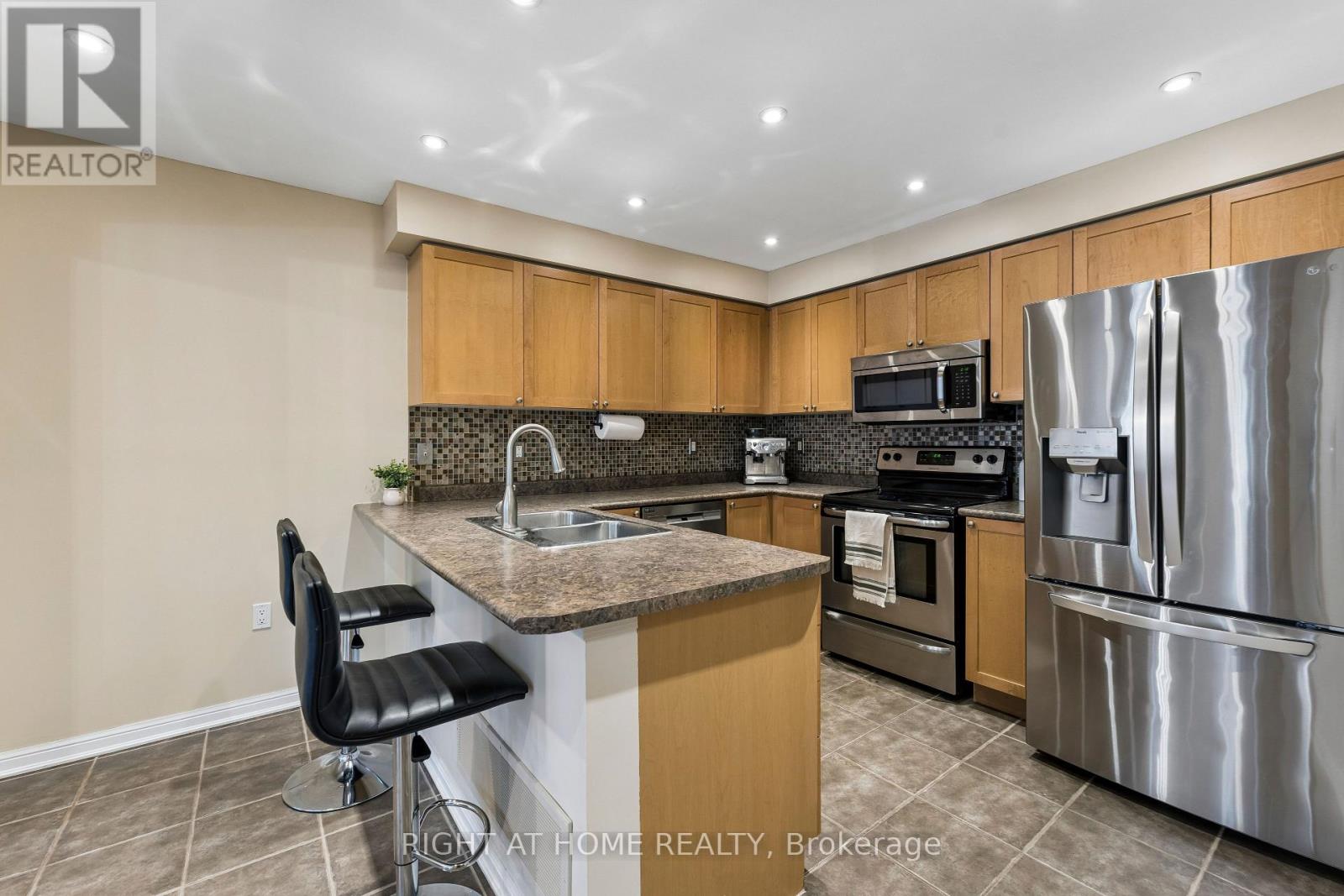 915 Deverell Place, Milton, Ontario  L9T 0M2 - Photo 16 - W12974560