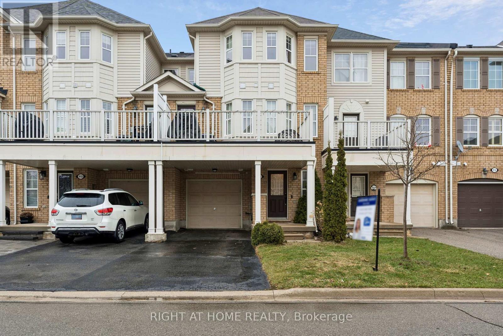 915 Deverell Place, Milton, Ontario  L9T 0M2 - Photo 2 - W12974560