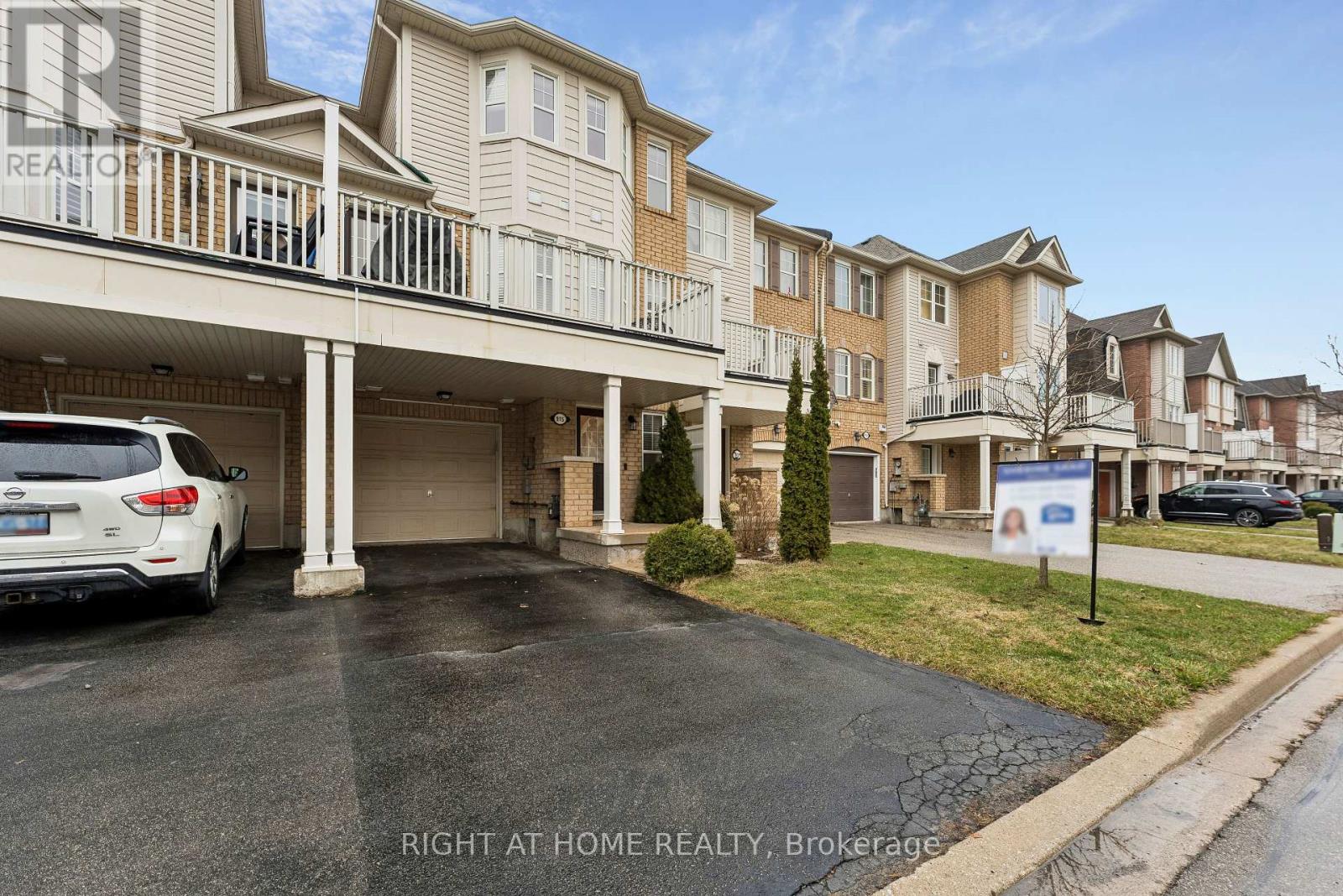 915 Deverell Place, Milton, Ontario  L9T 0M2 - Photo 3 - W12974560