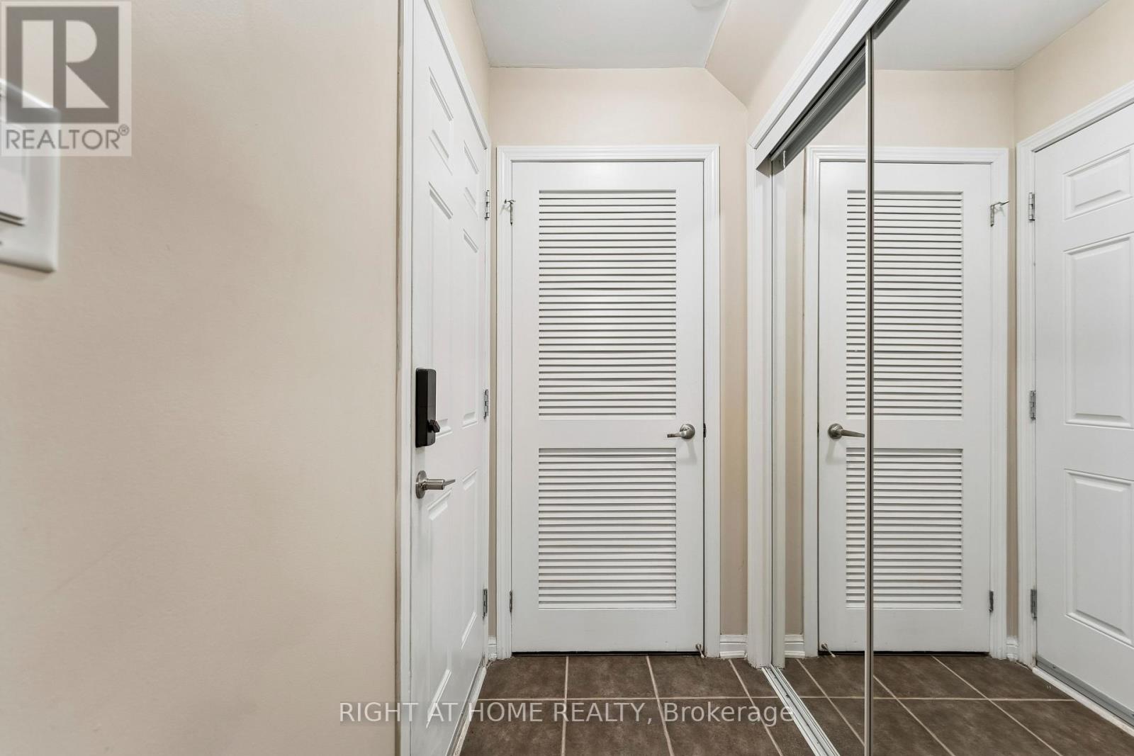 915 Deverell Place, Milton, Ontario  L9T 0M2 - Photo 9 - W12974560