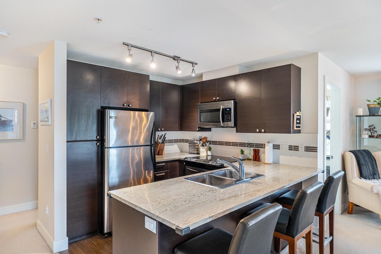 212 6500 194th Street, Surrey, British Columbia  V4N 5X4 - Photo 6 - R3108686