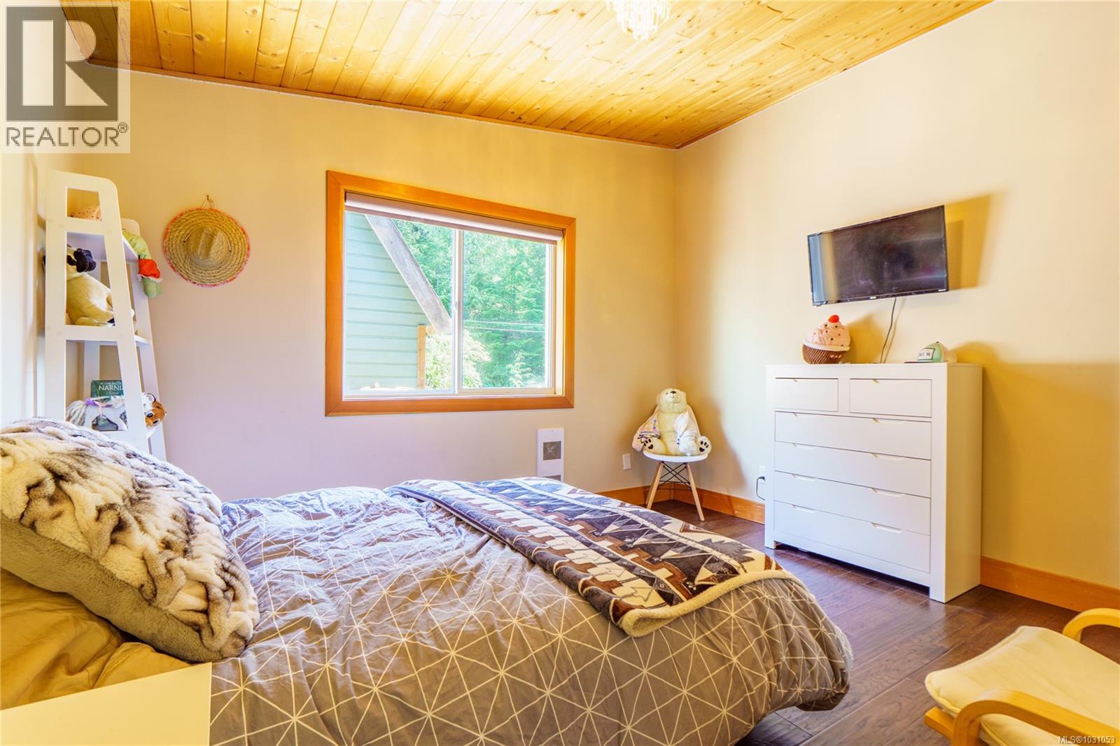 1108 Abraham Dr, Tofino, British Columbia  V0R 2Z0 - Photo 16 - 1031053