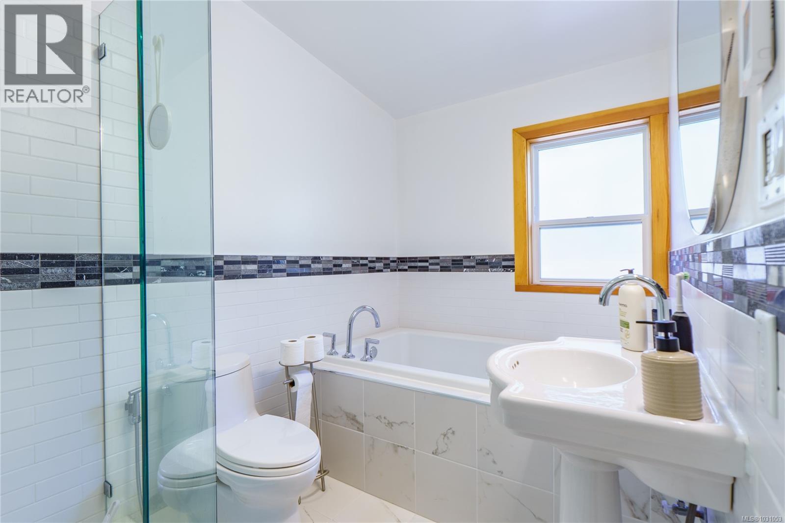 1108 Abraham Dr, Tofino, British Columbia  V0R 2Z0 - Photo 17 - 1031053