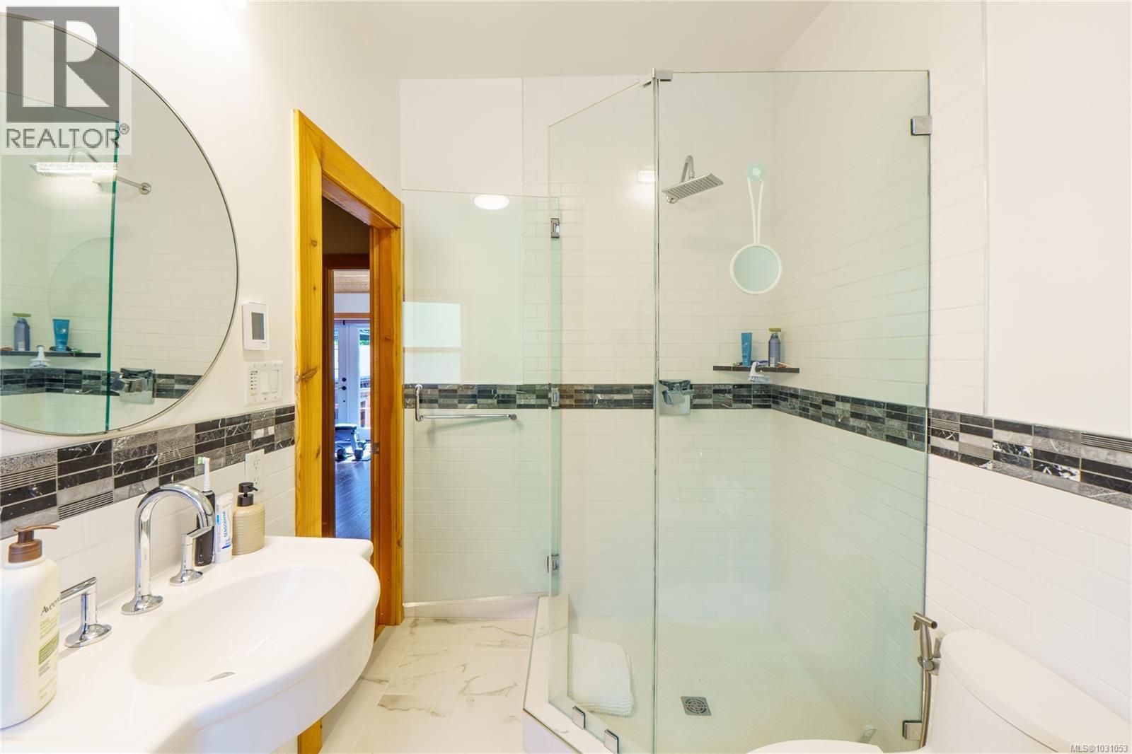 1108 Abraham Dr, Tofino, British Columbia  V0R 2Z0 - Photo 18 - 1031053