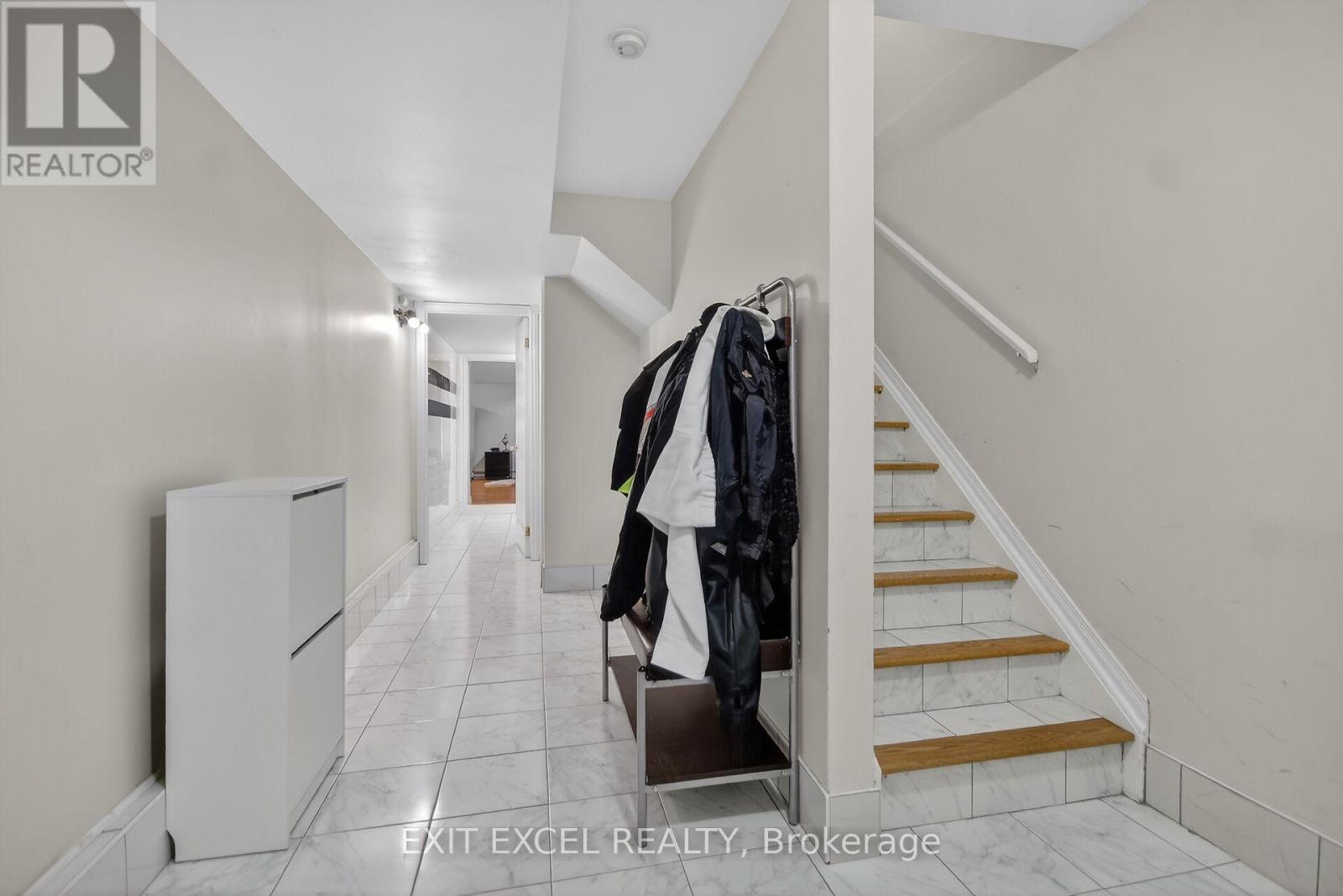 1093-B Normandy Cr. Normandy Crescent, Ottawa, Ontario  K2C 0L9 - Photo 39 - X12974618