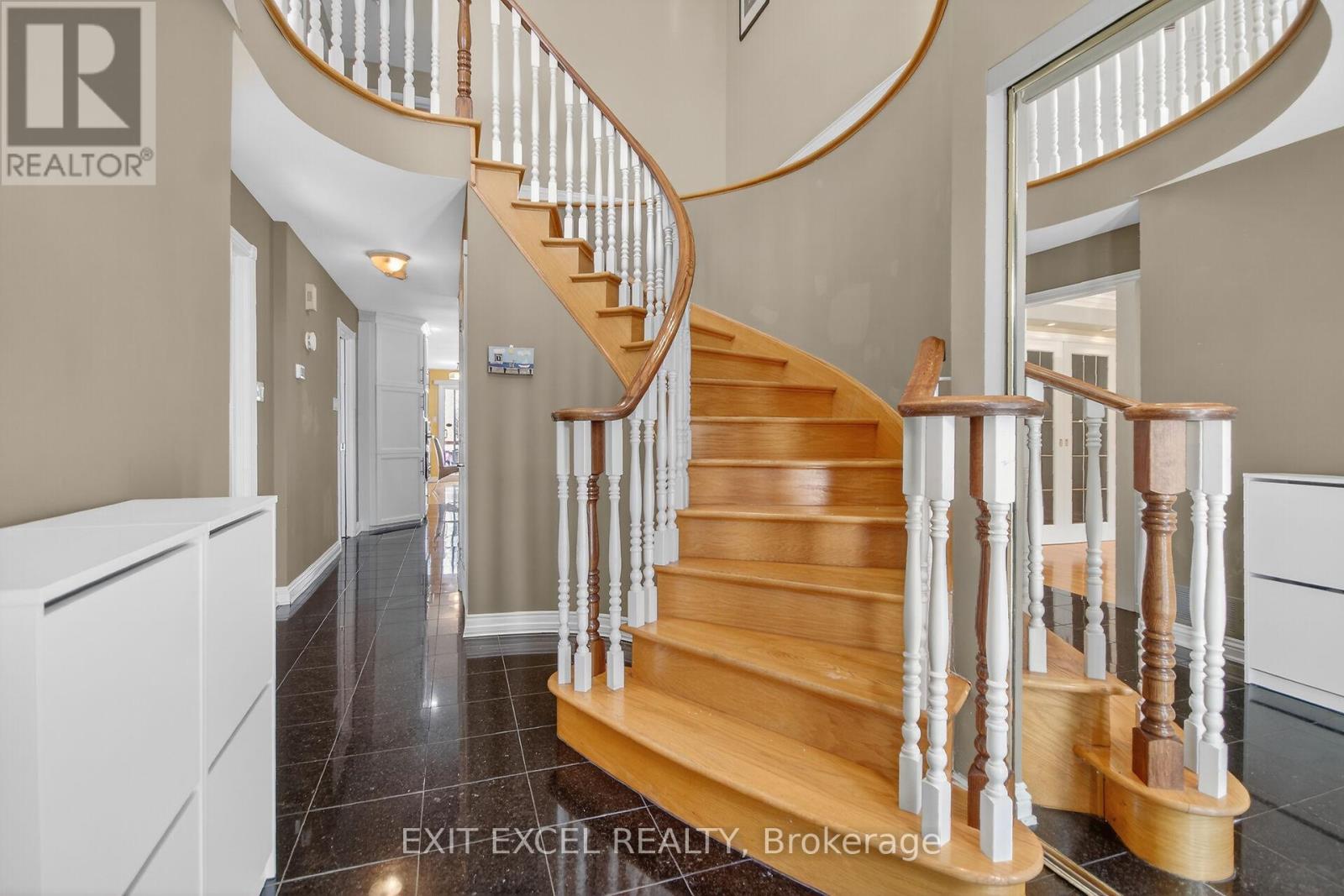 1093-B Normandy Cr. Normandy Crescent, Ottawa, Ontario  K2C 0L9 - Photo 4 - X12974618