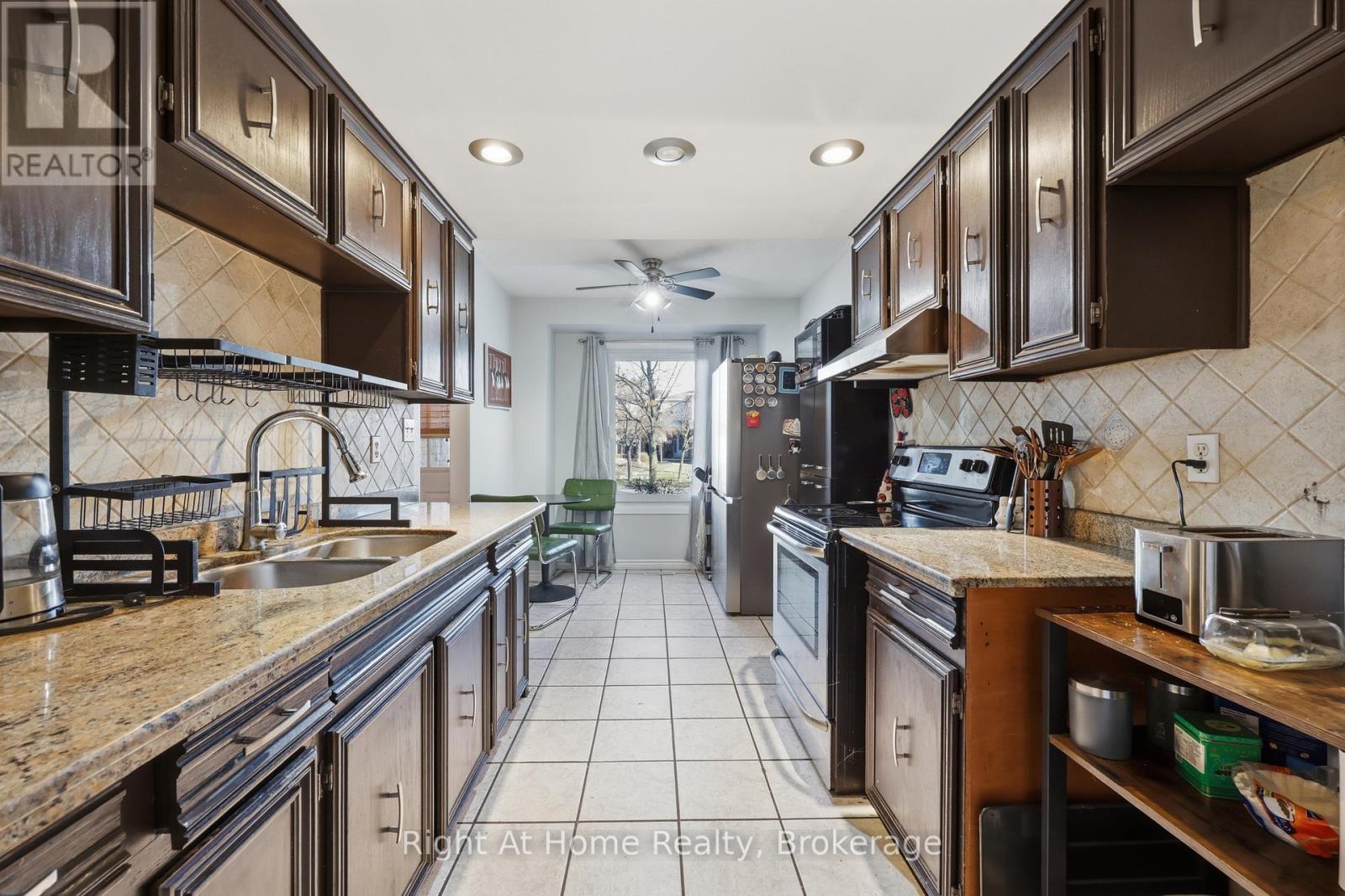 136 Elderwood Place, Brampton, Ontario  L6V 3N3 - Photo 10 - W12974626