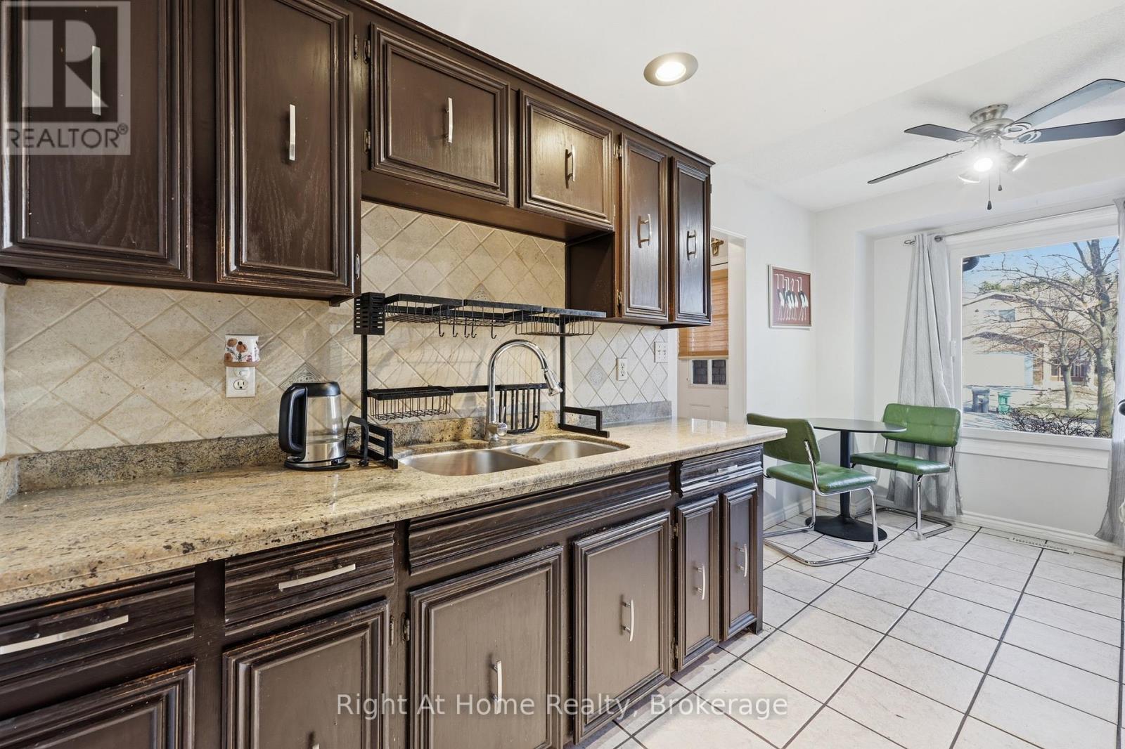 136 Elderwood Place, Brampton, Ontario  L6V 3N3 - Photo 11 - W12974626