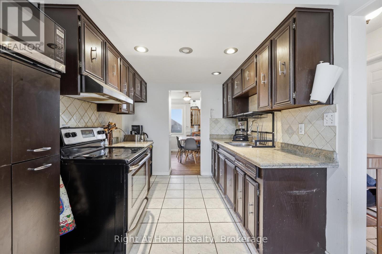 136 Elderwood Place, Brampton, Ontario  L6V 3N3 - Photo 12 - W12974626