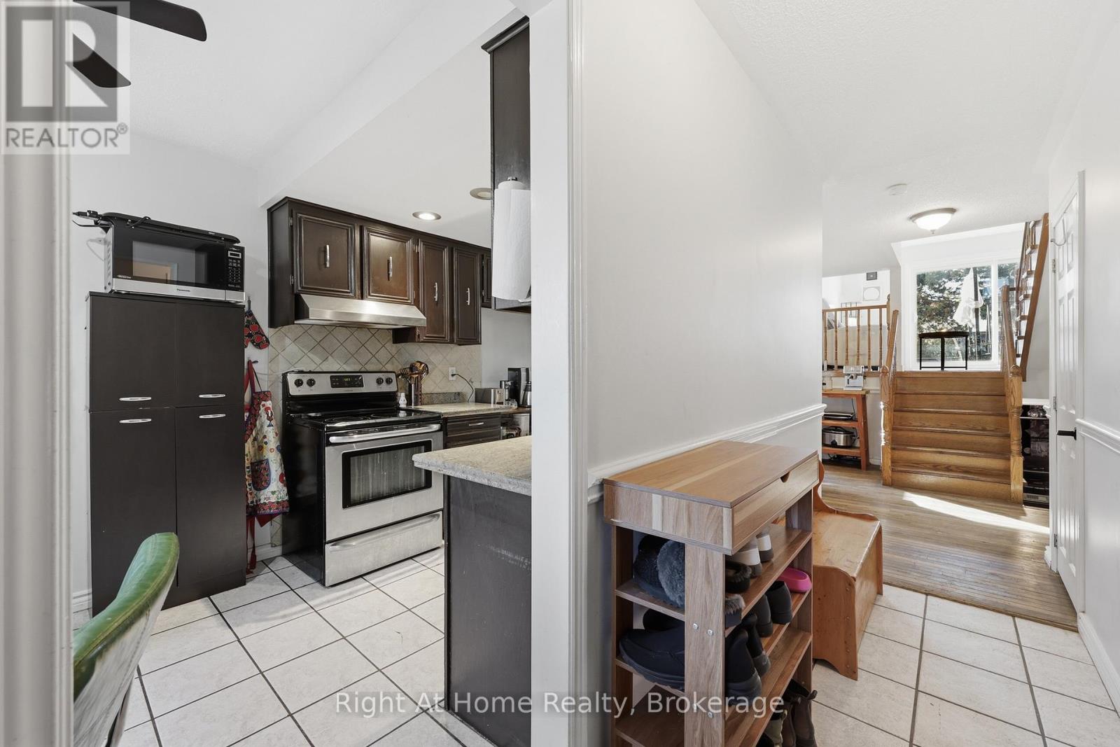 136 Elderwood Place, Brampton, Ontario  L6V 3N3 - Photo 5 - W12974626