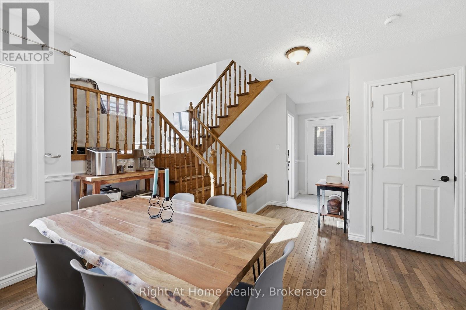 136 Elderwood Place, Brampton, Ontario  L6V 3N3 - Photo 8 - W12974626