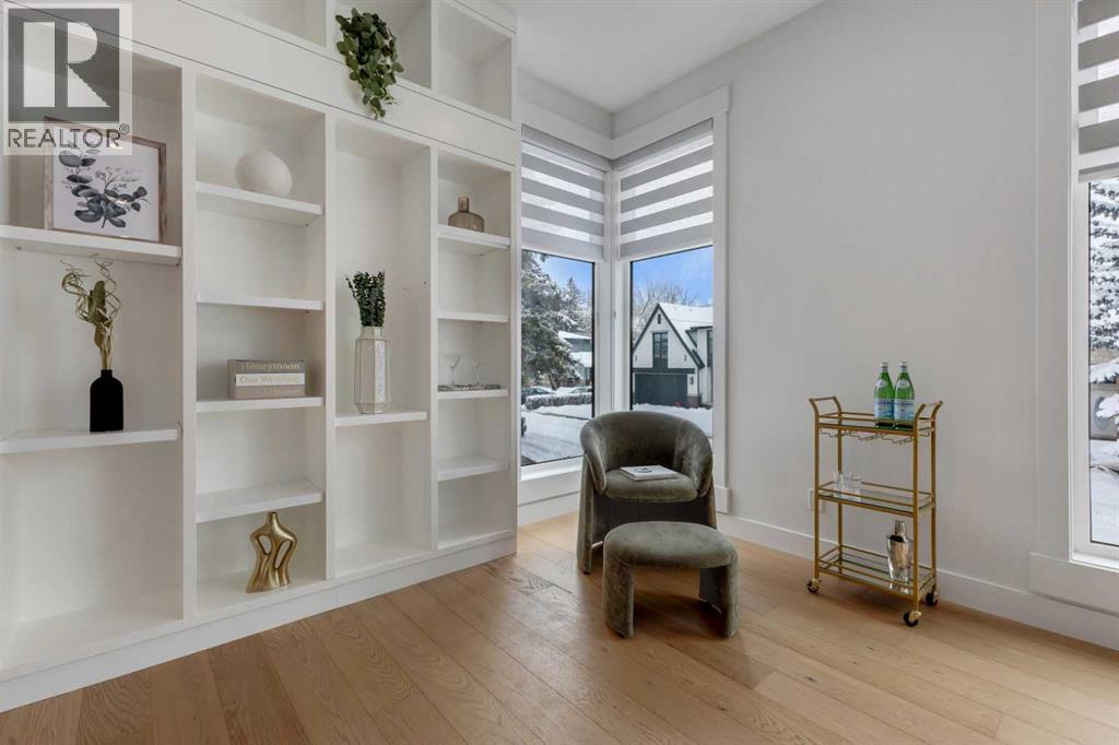 30 Roselawn Crescent Nw, Calgary, Alberta  T2K 1K6 - Photo 11 - A2296751