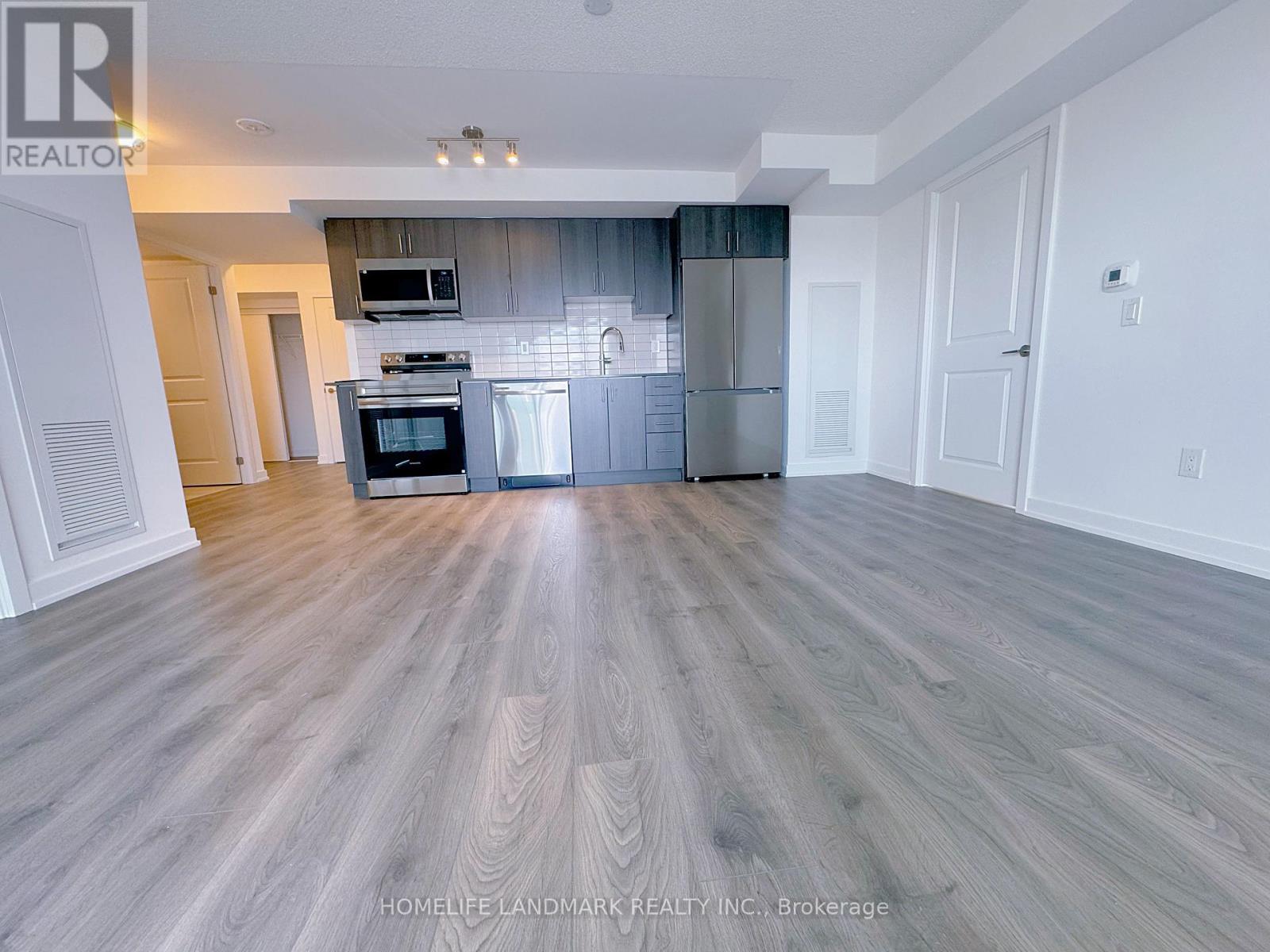 911 - 1010 Sandy Beach Road, Pickering, Ontario  L1W 0C7 - Photo 3 - E12974596