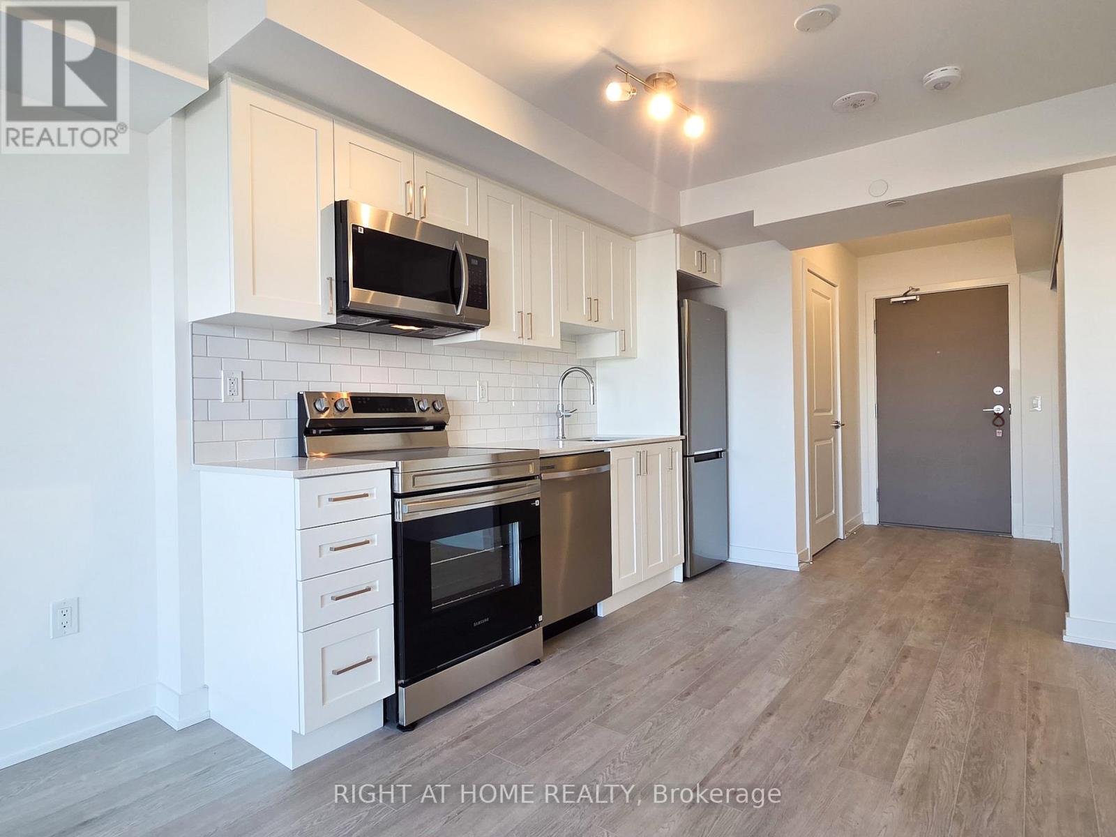 1303 - 1010 Sandy Beach Road, Pickering, Ontario  L1W 0C7 - Photo 11 - E12974598