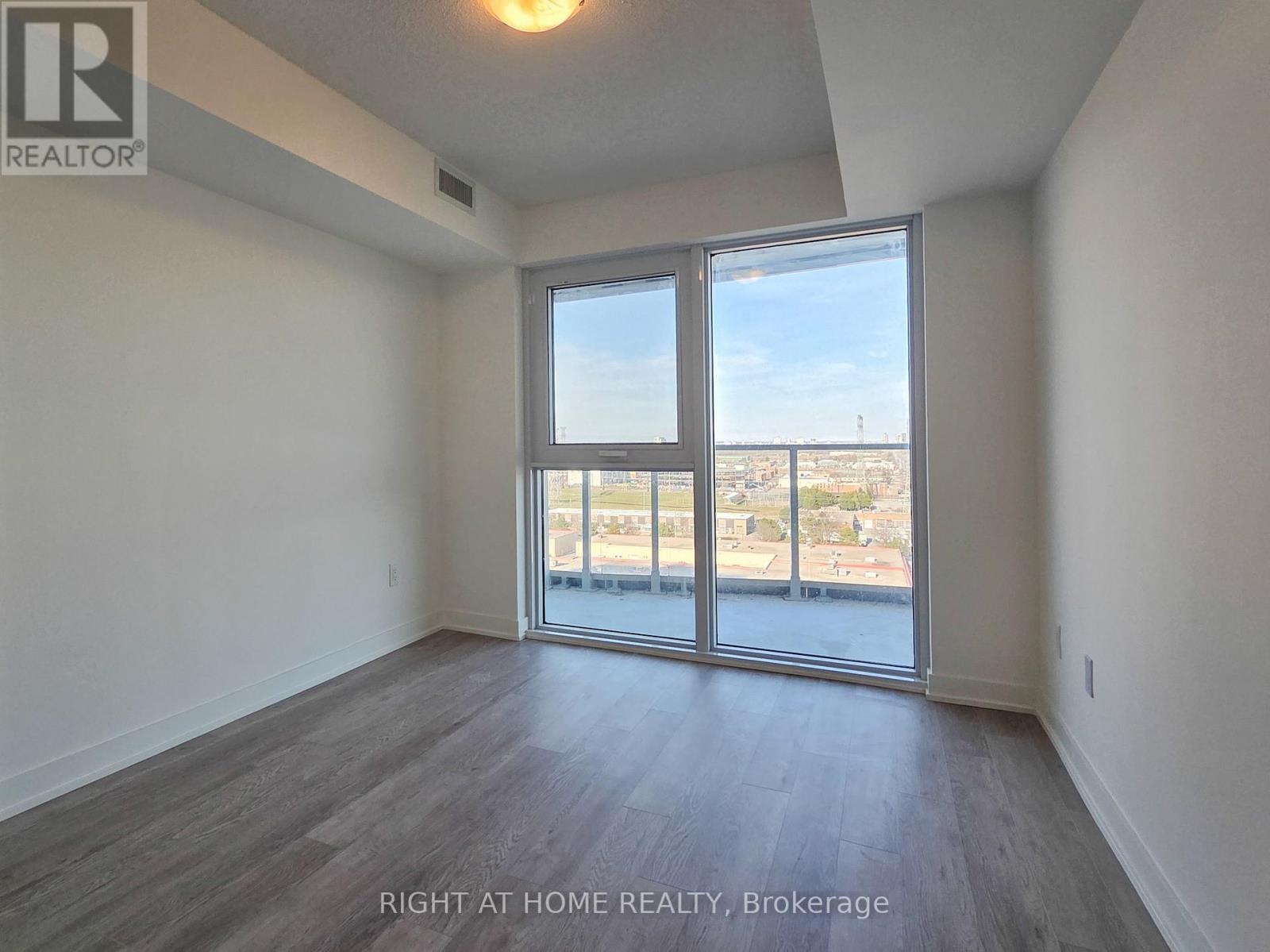 1303 - 1010 Sandy Beach Road, Pickering, Ontario  L1W 0C7 - Photo 13 - E12974598