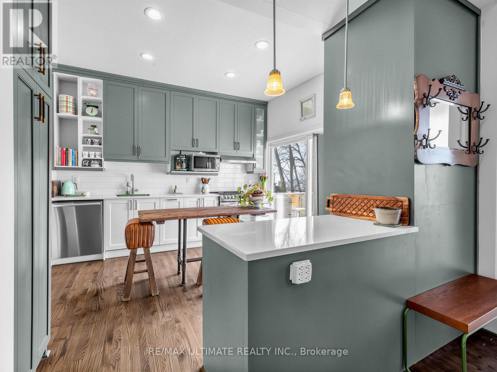 18 Blantyre Avenue, Toronto, Ontario  M1N 2R4 - Photo 17 - E12974606