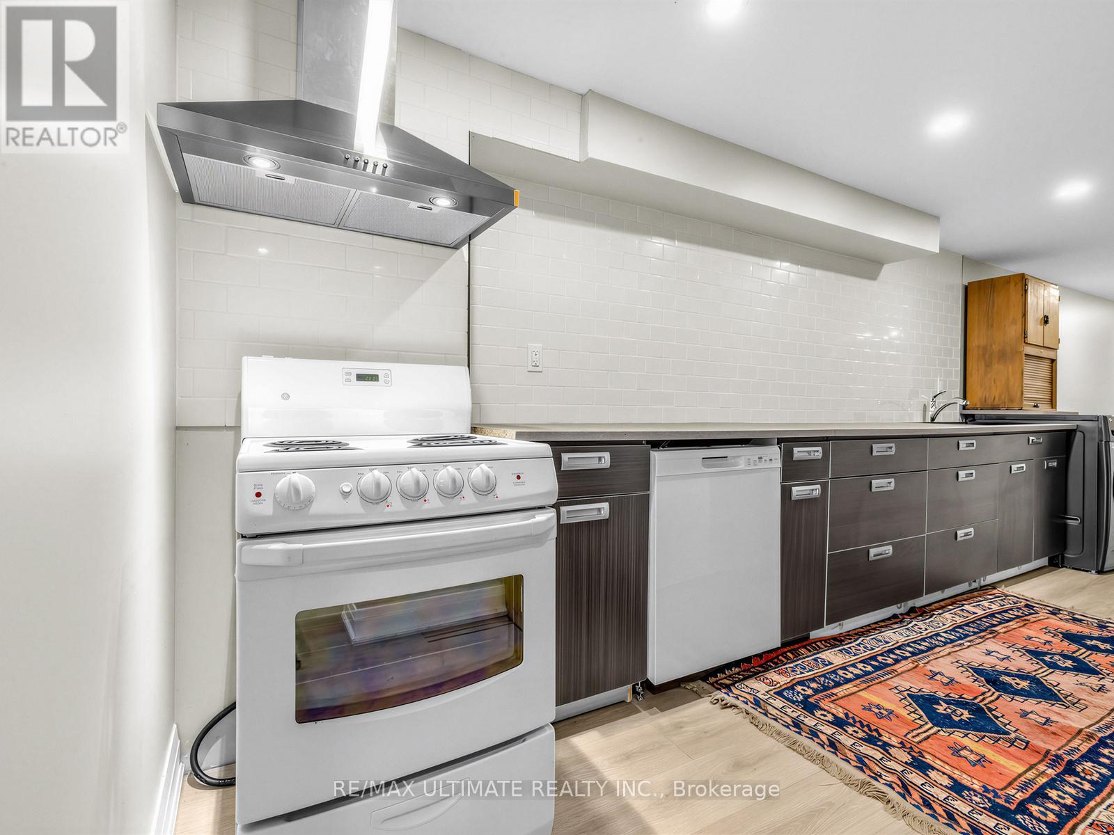 18 Blantyre Avenue, Toronto, Ontario  M1N 2R4 - Photo 38 - E12974606