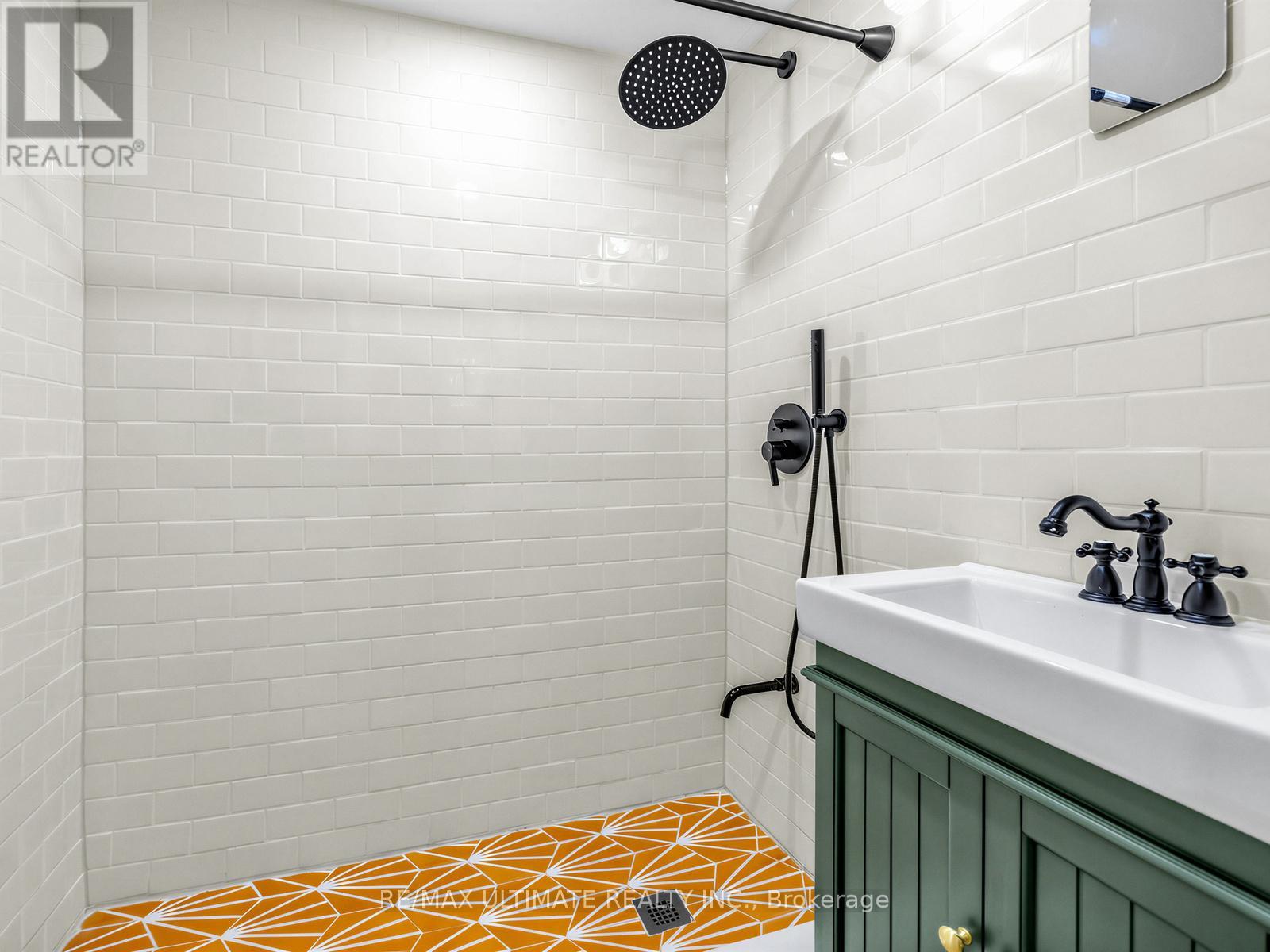 18 Blantyre Avenue, Toronto, Ontario  M1N 2R4 - Photo 40 - E12974606