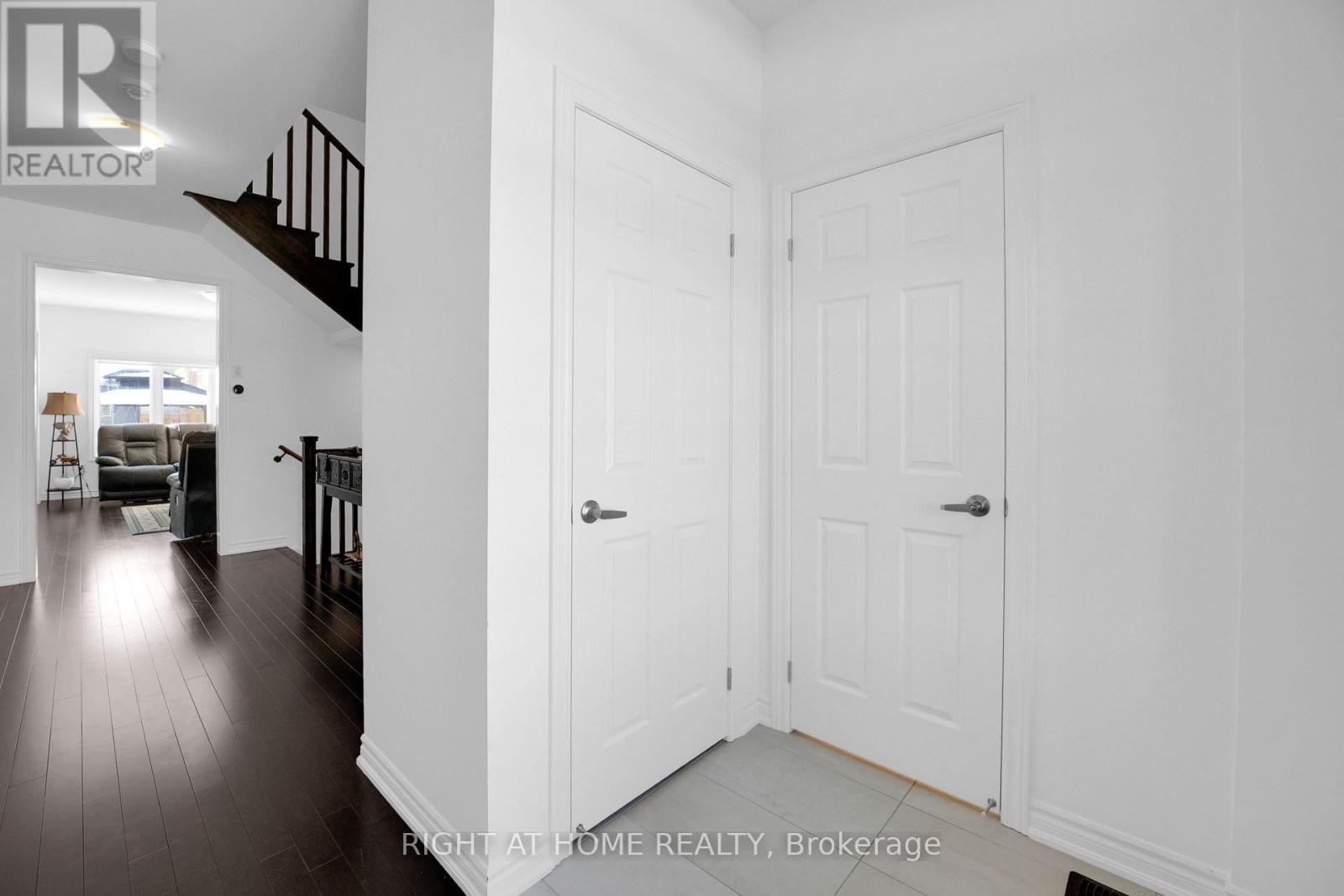 1322 Apollo Street, Oshawa, Ontario  L1K 3E6 - Photo 6 - E12974638