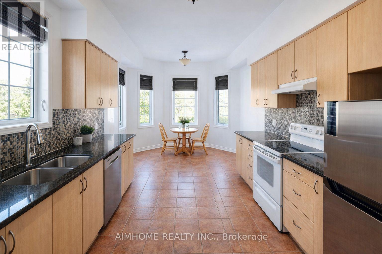 78 Kimono Crescent, Richmond Hill, Ontario  L4S 2G1 - Photo 3 - N12974590