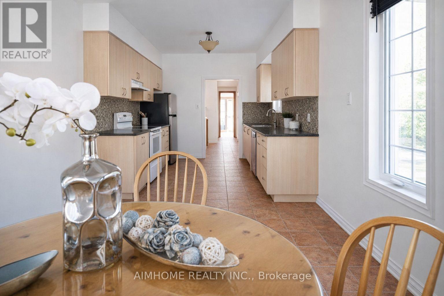 78 Kimono Crescent, Richmond Hill, Ontario  L4S 2G1 - Photo 4 - N12974590