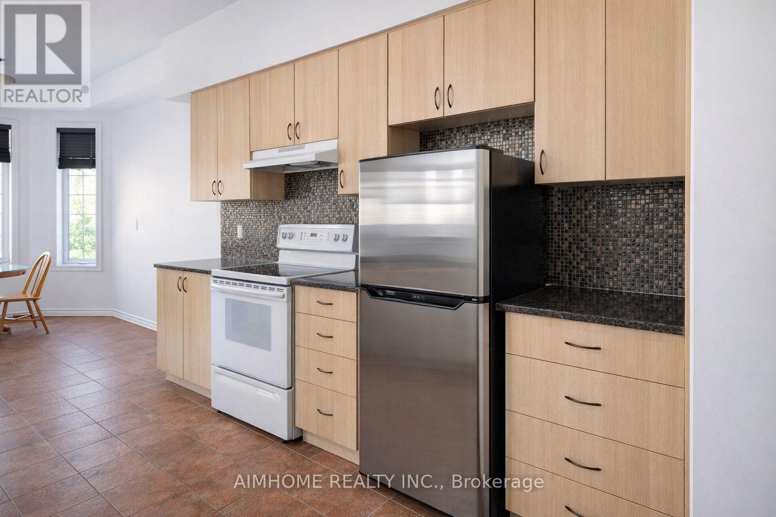 78 Kimono Crescent, Richmond Hill, Ontario  L4S 2G1 - Photo 5 - N12974590