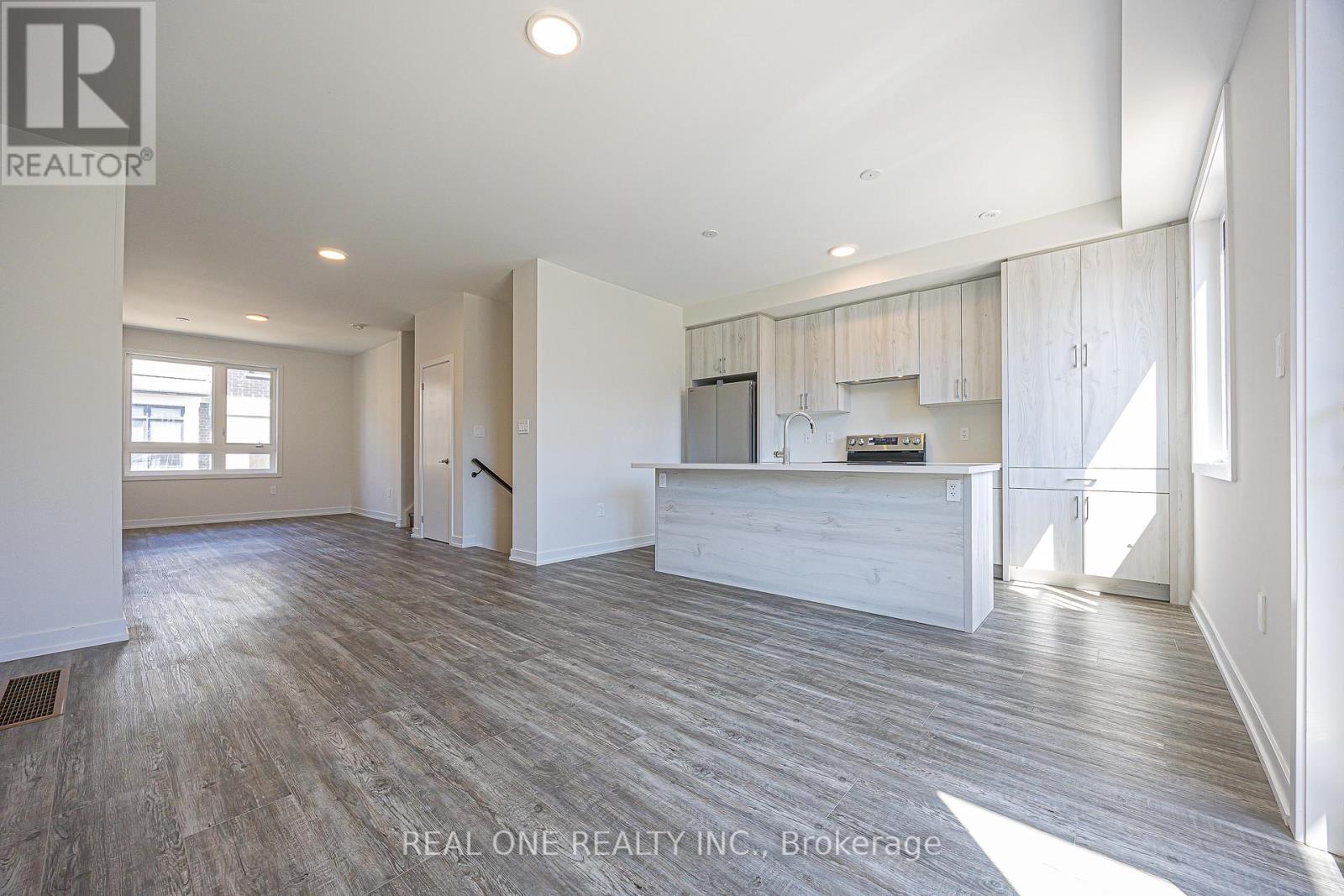 14 Chapple Lane, Richmond Hill, Ontario  L4B 0J7 - Photo 3 - N12974594