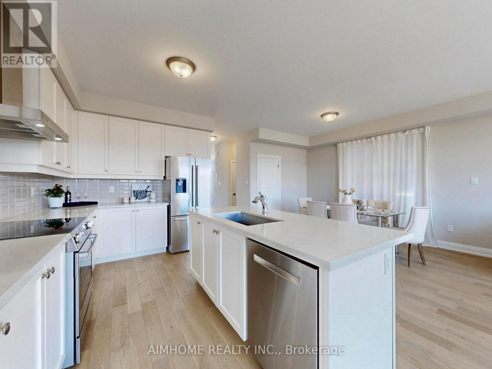 920 Isaac Phillips Way, Newmarket, Ontario  L3X 0M7 - Photo 21 - N12974608