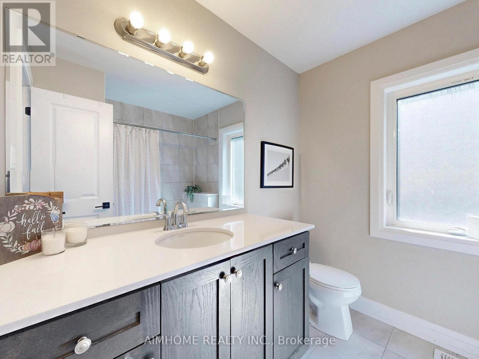 920 Isaac Phillips Way, Newmarket, Ontario  L3X 0M7 - Photo 35 - N12974608