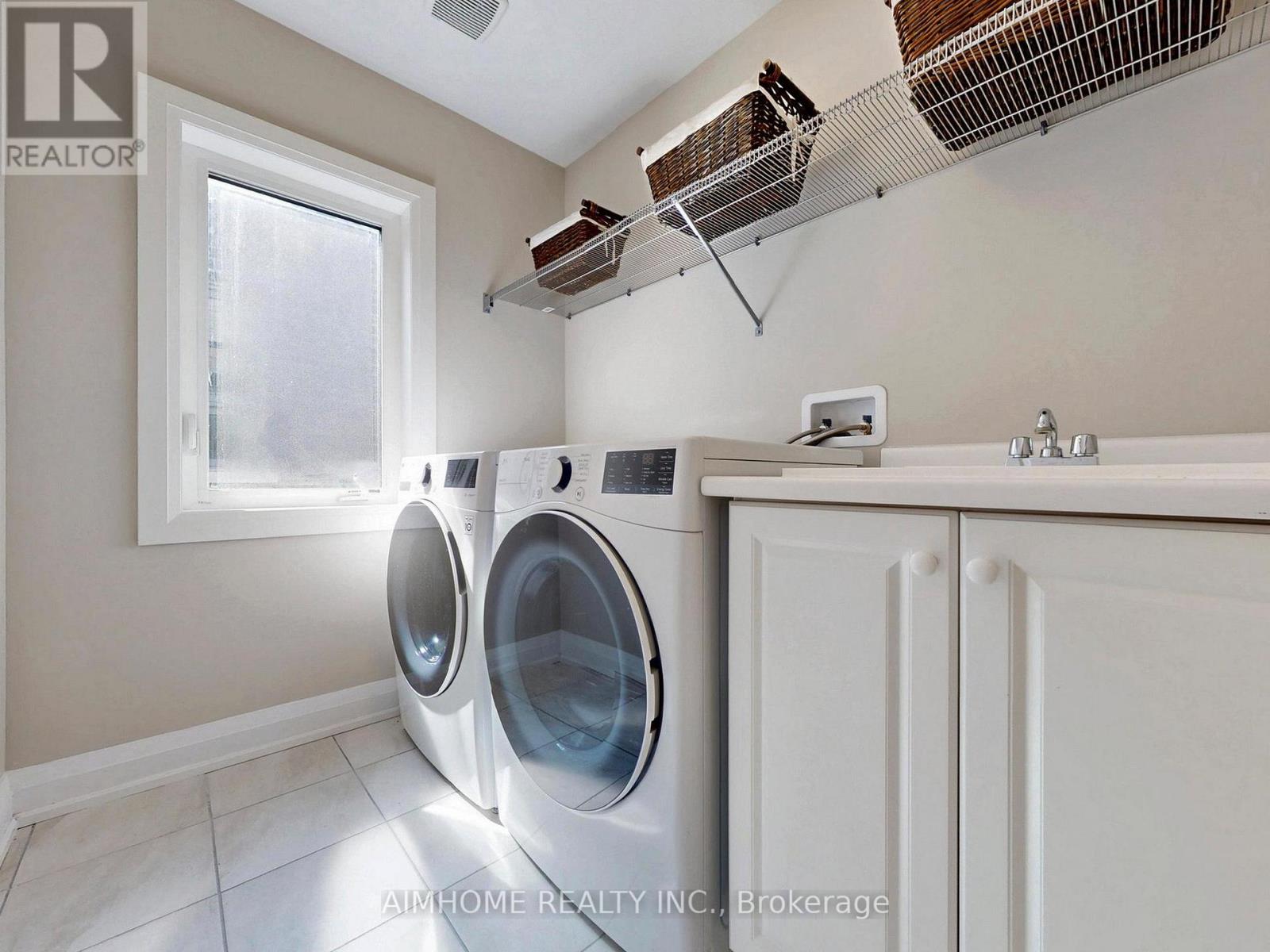 920 Isaac Phillips Way, Newmarket, Ontario  L3X 0M7 - Photo 36 - N12974608