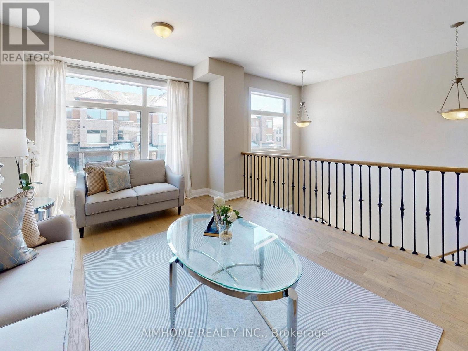 920 Isaac Phillips Way, Newmarket, Ontario  L3X 0M7 - Photo 5 - N12974608