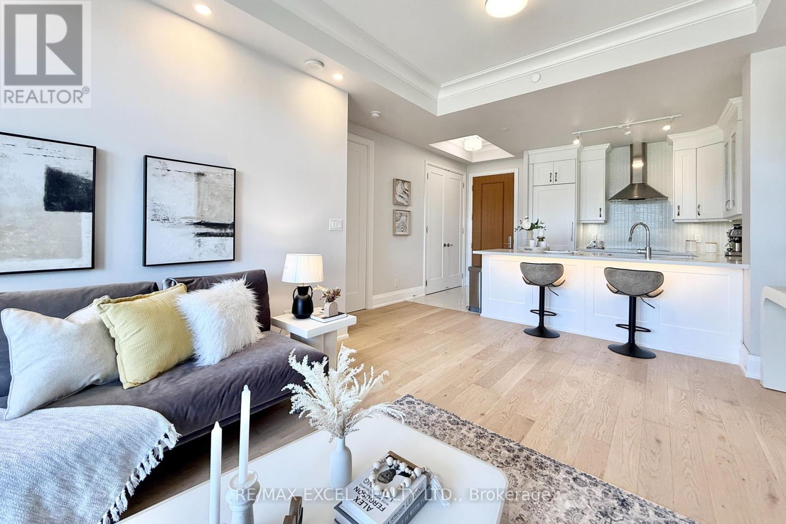 208 - 9 Stollery Pond Crescent, Markham, Ontario  L6C 1K4 - Photo 10 - N12974632