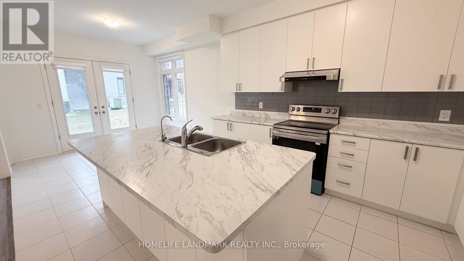 29 Sassafrass Road, Springwater, Ontario  L9X 2C6 - Photo 10 - S12974644