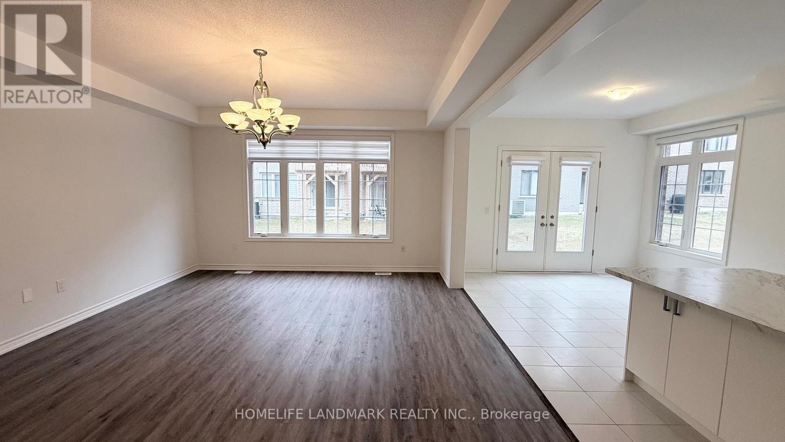 29 Sassafrass Road, Springwater, Ontario  L9X 2C6 - Photo 3 - S12974644