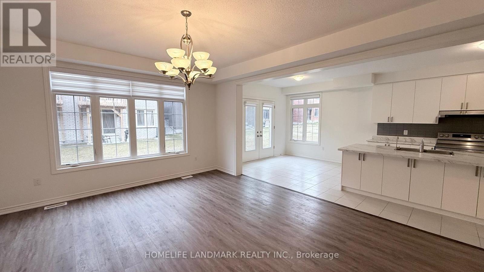 29 Sassafrass Road, Springwater, Ontario  L9X 2C6 - Photo 5 - S12974644