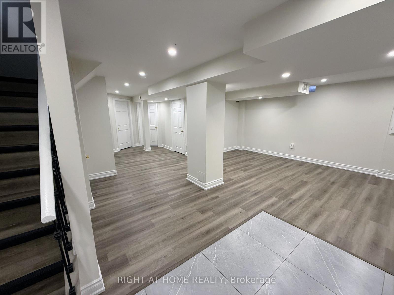 3419 Dovetail Mews, Mississauga, Ontario  L5L 5E6 - Photo 3 - W12974620