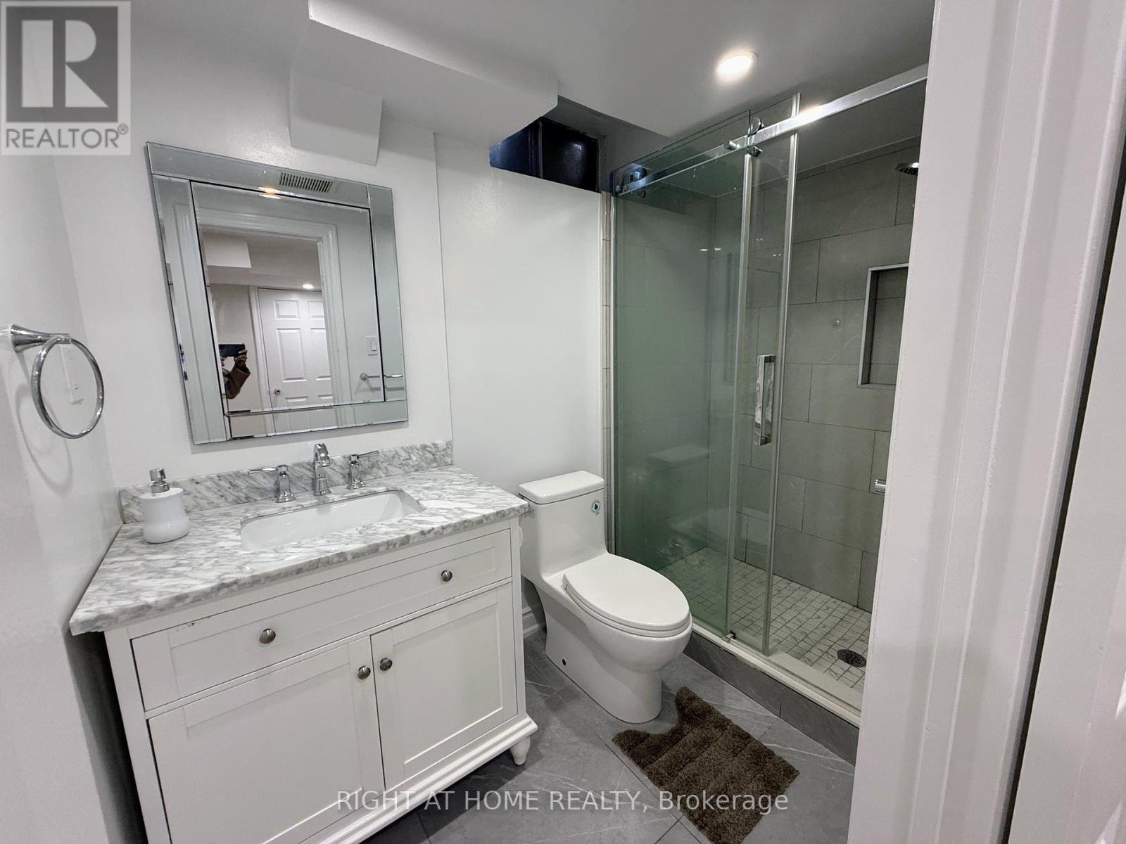 3419 Dovetail Mews, Mississauga, Ontario  L5L 5E6 - Photo 5 - W12974620