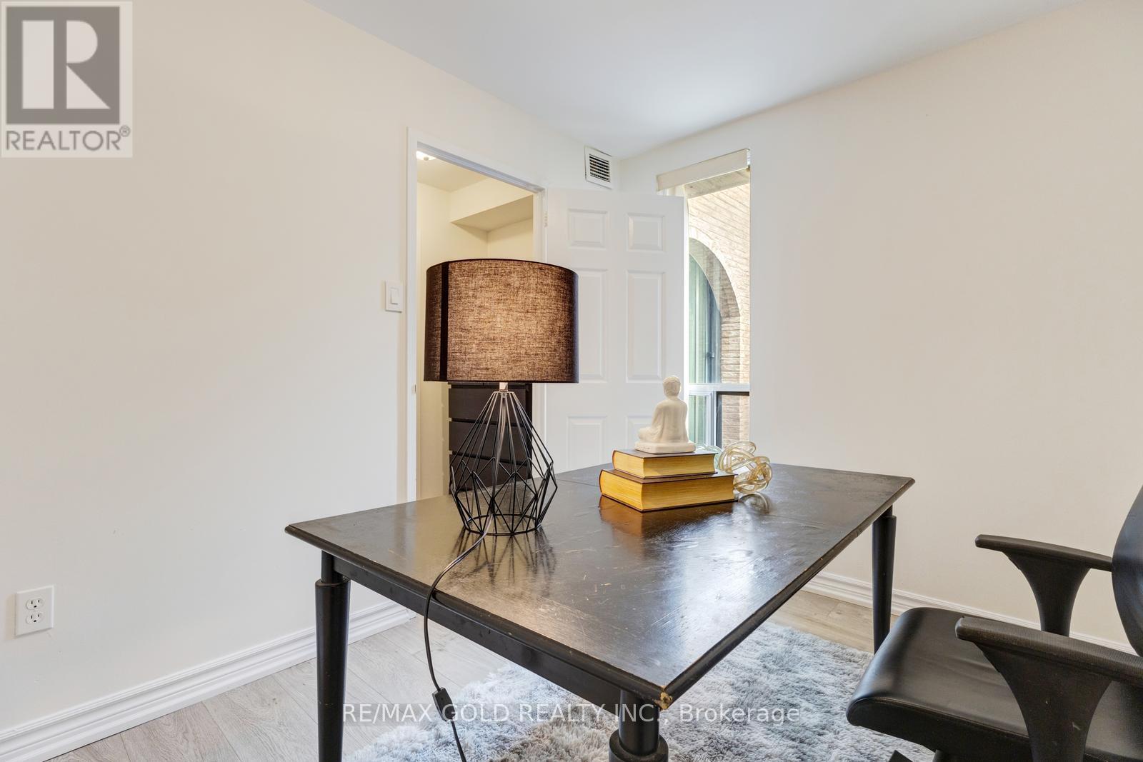 235 - 2095 Roche Court, Mississauga, Ontario  L5K 2C8 - Photo 10 - W12974624