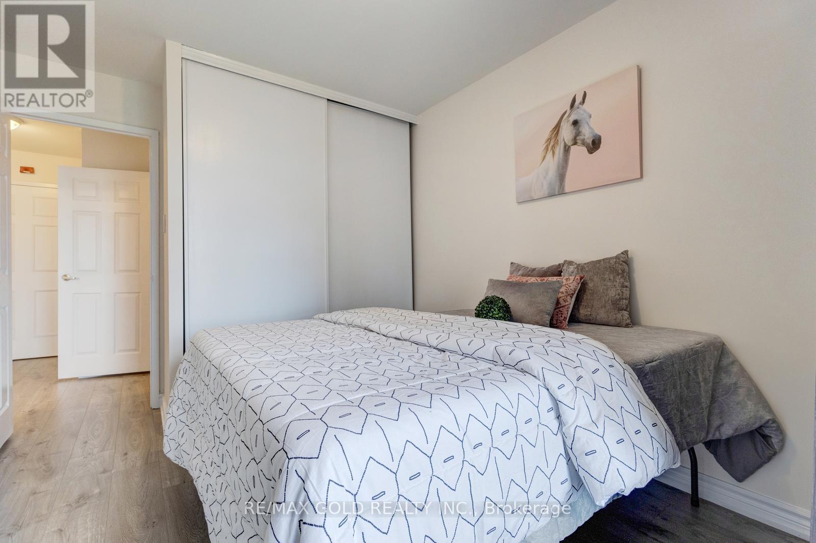 235 - 2095 Roche Court, Mississauga, Ontario  L5K 2C8 - Photo 15 - W12974624